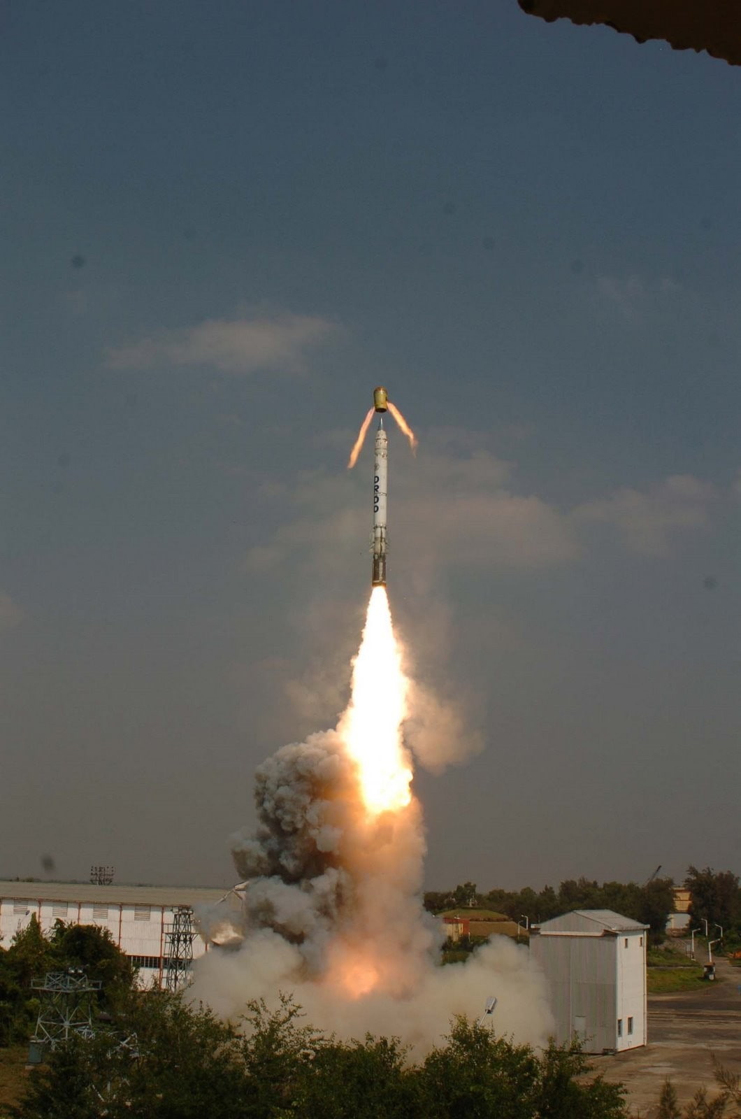 720P, transportation, education, day, travel, architecture, sky, built structure, outdoors, exploration, rocket, smoke - physical structure, no people, Phone HD Wallpaper