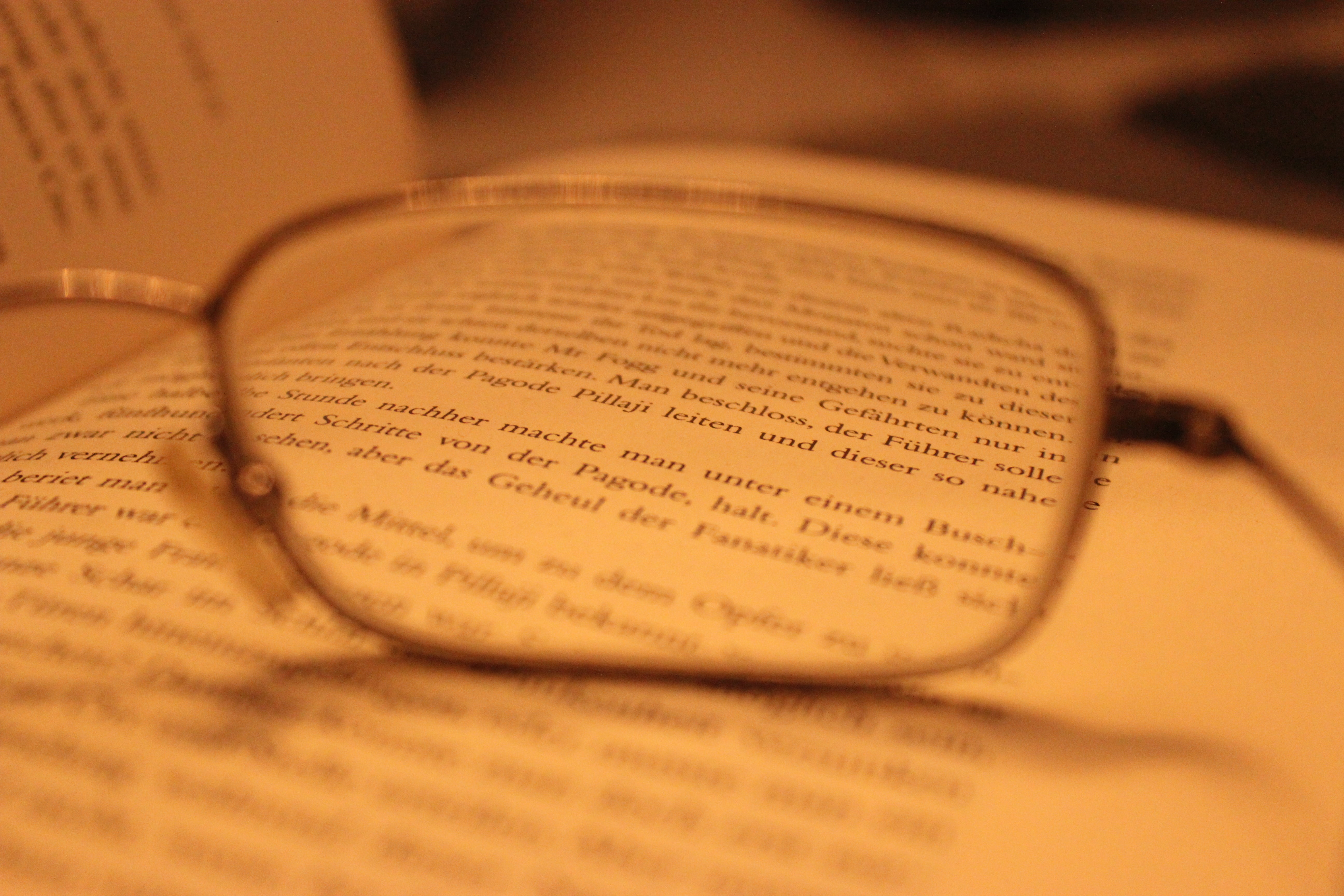 tiefenschärfe, book, education, read, dioptrin, two objects, look good, 5K, reading glasses, still life, close-up, open, see, eyeglasses, see sharp, text, HD Wallpaper