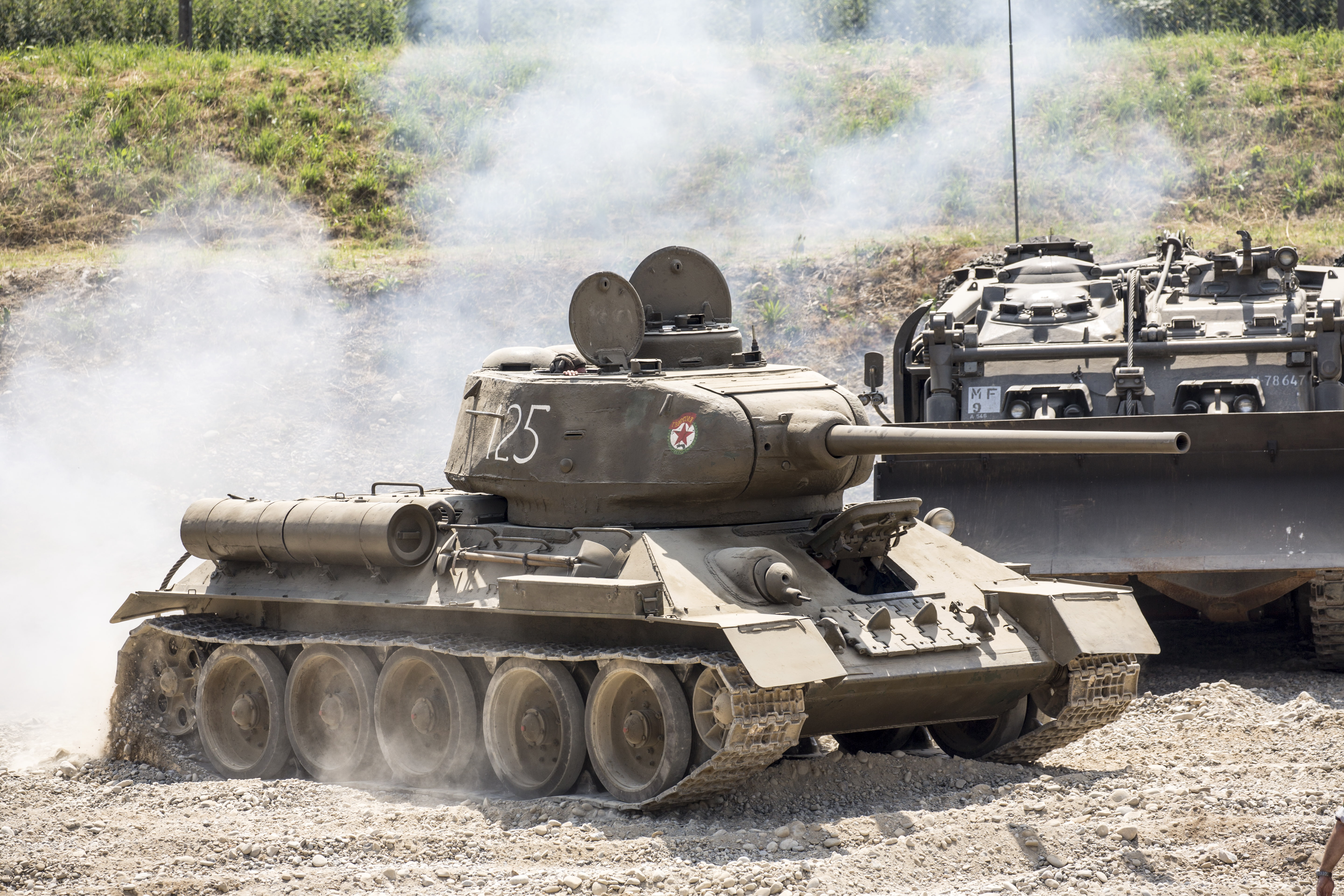 metal, army, sunlight, fighting, smoke - physical structure, battle, tank, smoke, aggression, mode of transportation, armored tank, 5K, conflict, military, HD Wallpaper