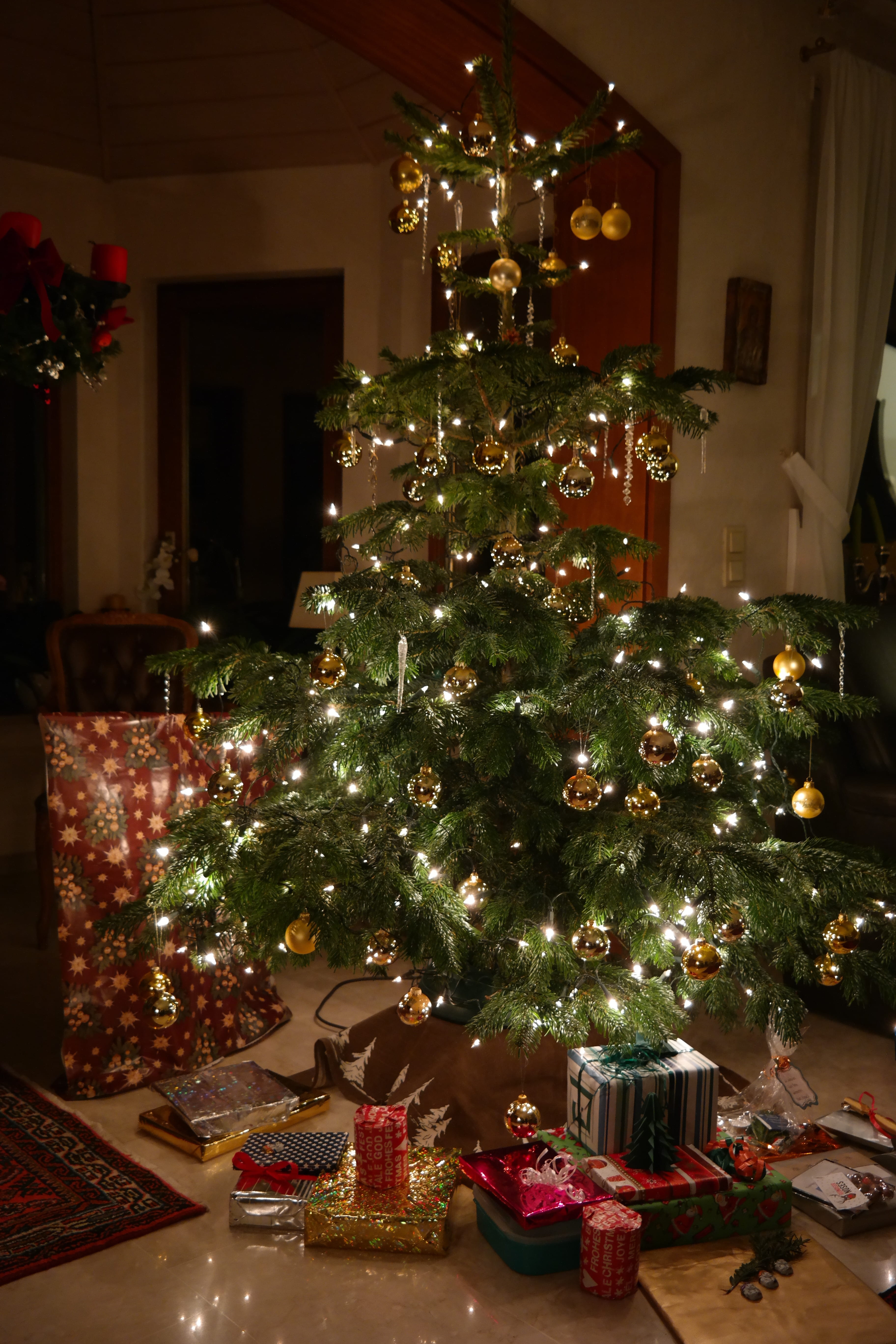 made, holiday - event, no people, indoors, celebration, holiday, tree, advent, christmas, december, tree decorations, festival, wishes, plant, celebration event, Phone HD Wallpaper