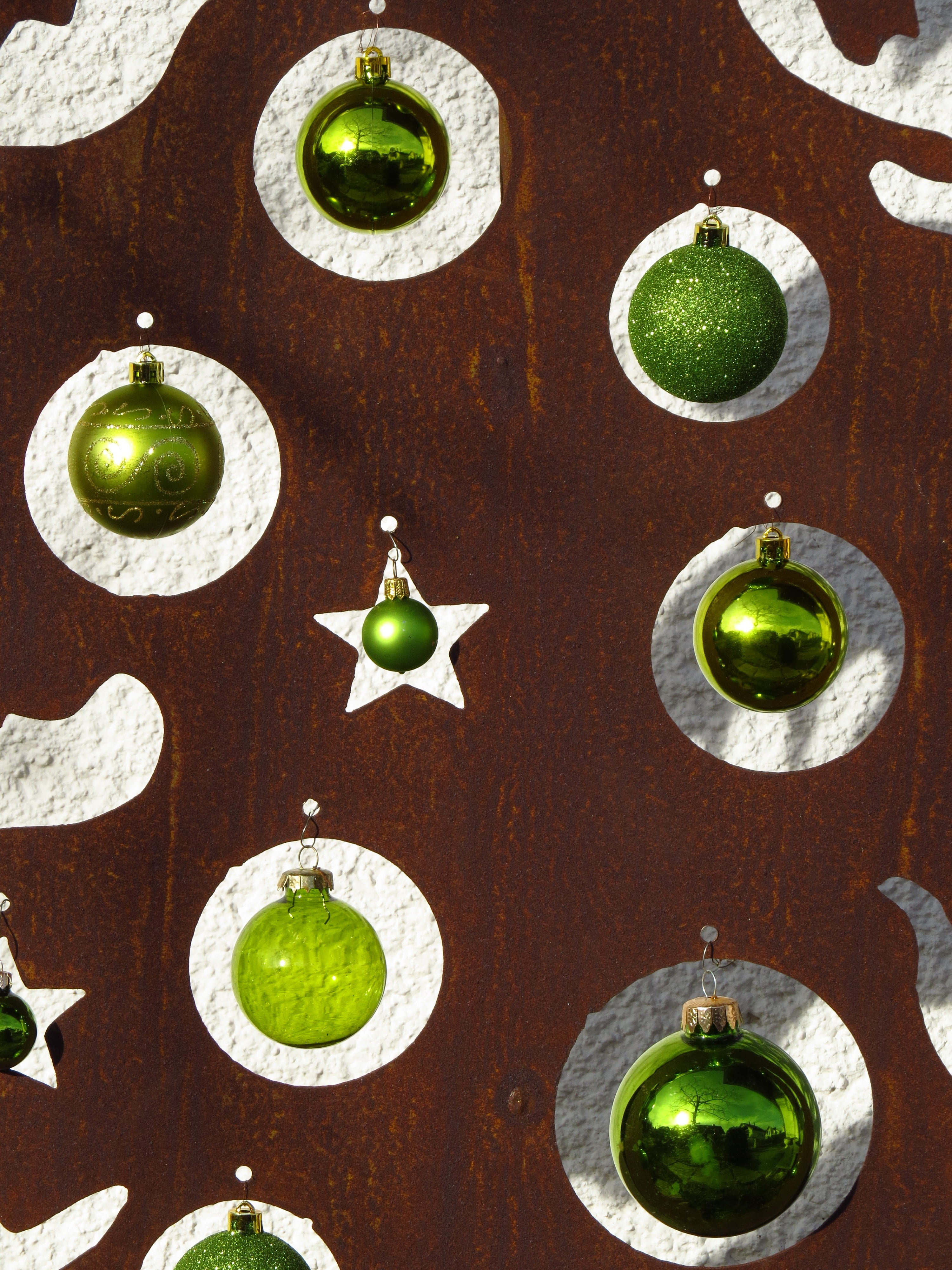 vegetable, christmas, glaskugeln, healthy eating, directly above, drink, indoors, weihnachtsbaumschmuck, table, fruit, high angle view, no people, bowl, Phone HD Wallpaper