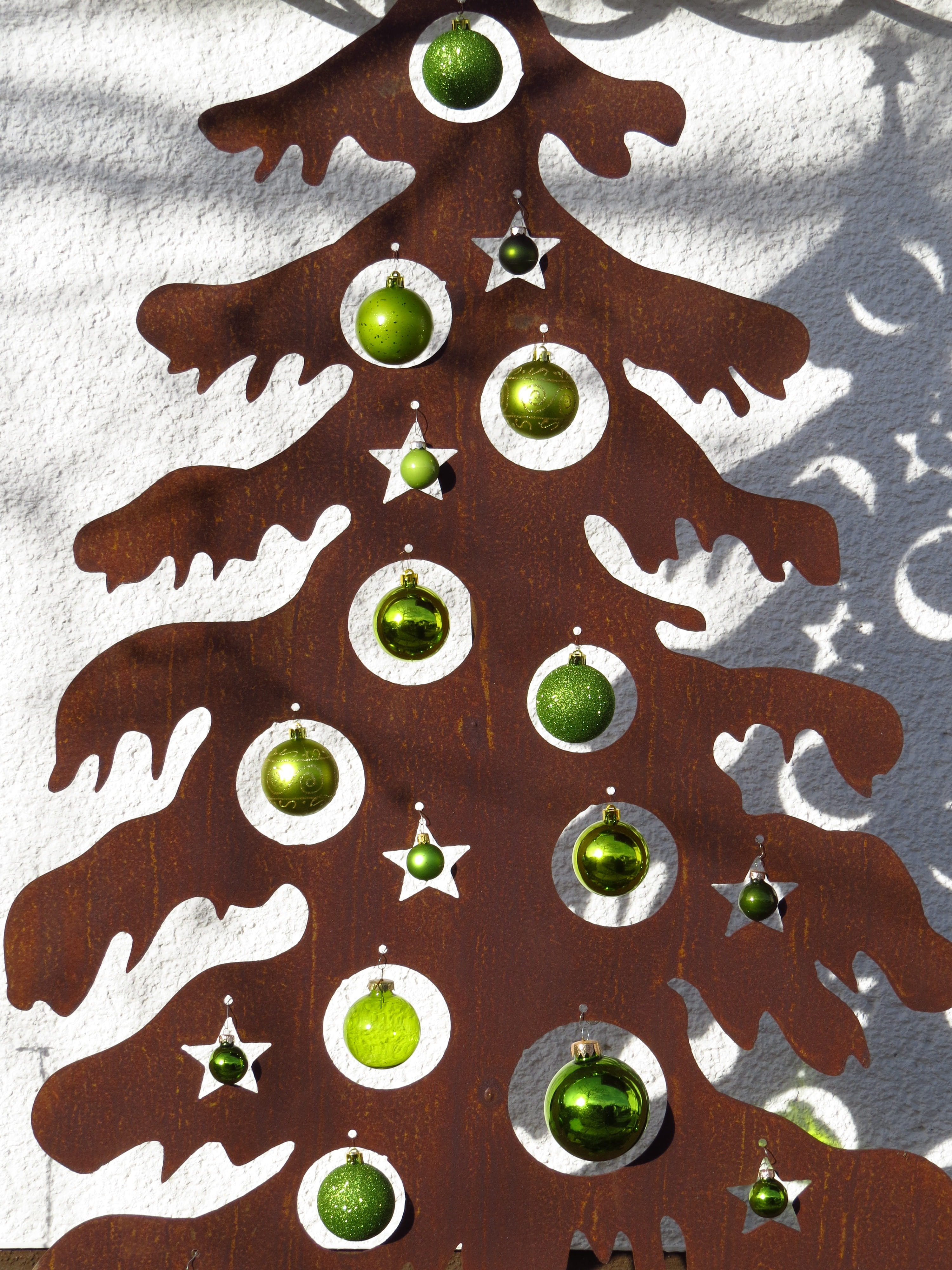 winter, tree, weihnachtsbaumschmuck, day, ready-to-eat, rusty, freshness, celebration, holiday, still life, Metal, decoration, christmas, christmas Ornament, Phone HD Wallpaper