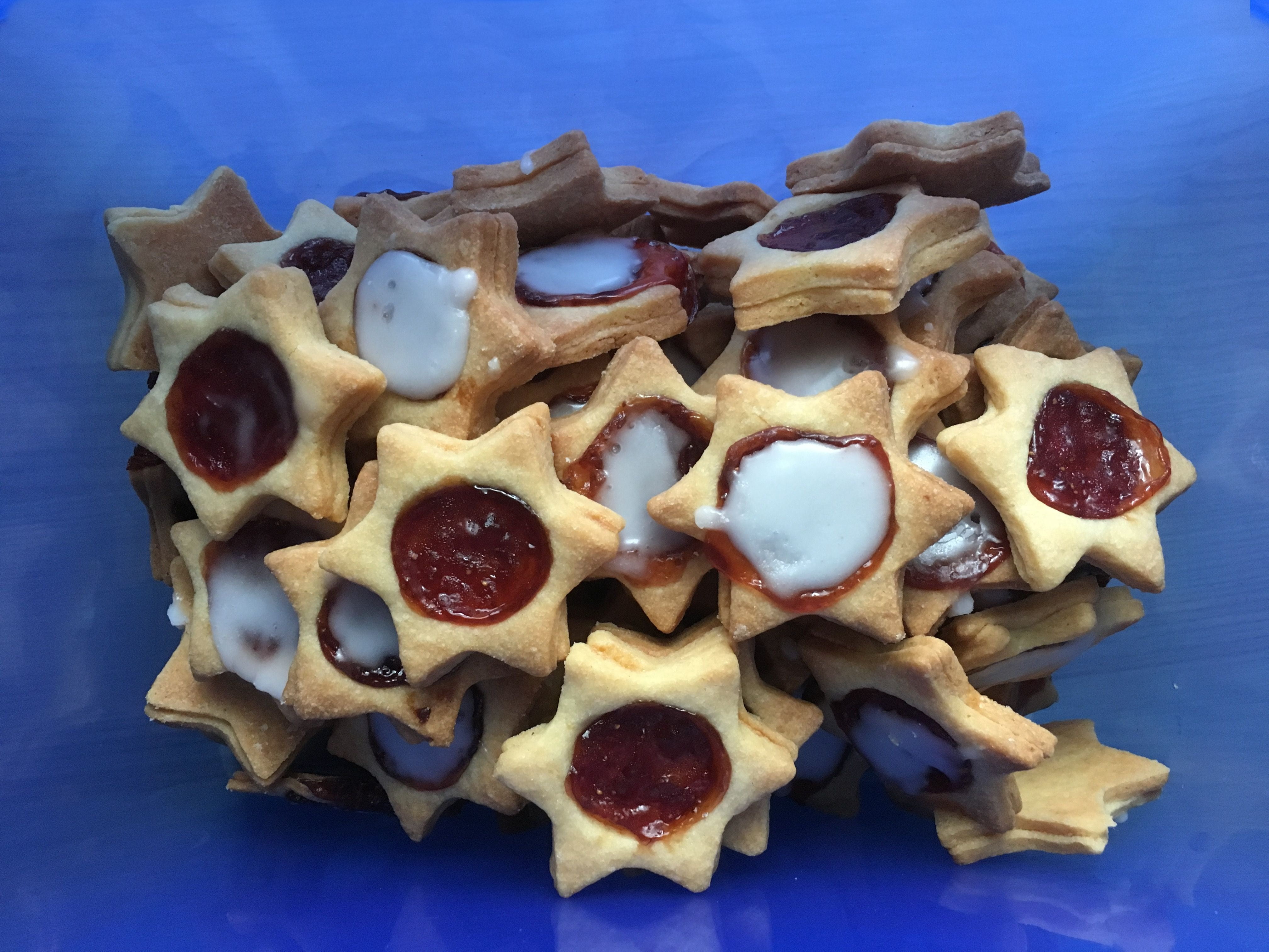 food and drink, cookie, temptation, 4K, small cakes, ready-to-eat, freshness, food, dessert, christmas baking, close-up, star shape, snack, indoors, cookies, HD Wallpaper