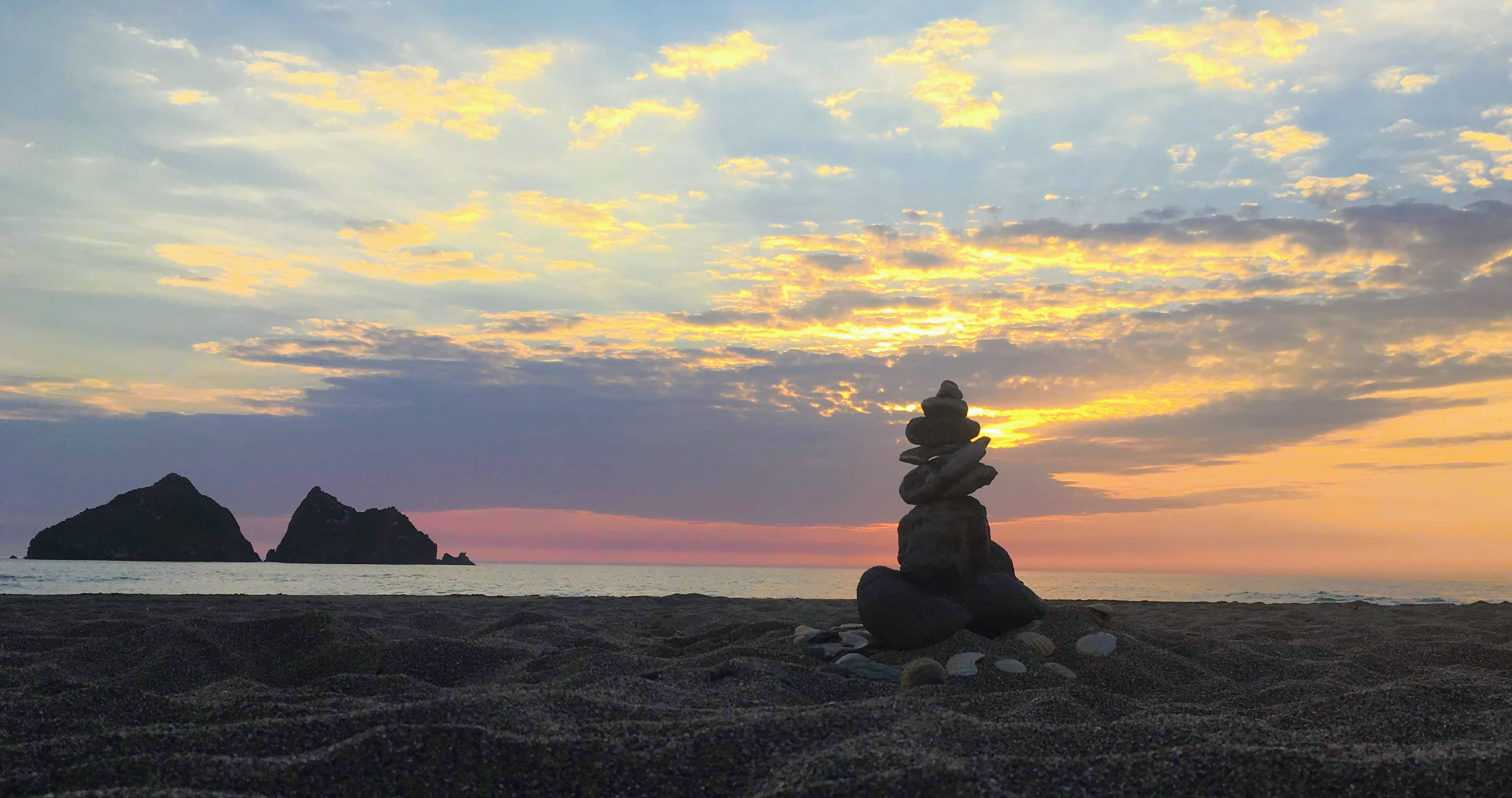 rocks, sun, tranquil scene, tranquility, sunset, sea, sitting, holywell bay, kernow, beach, s w coast path, shells, holywellbay, clouds, scenics - nature, HD Wallpaper