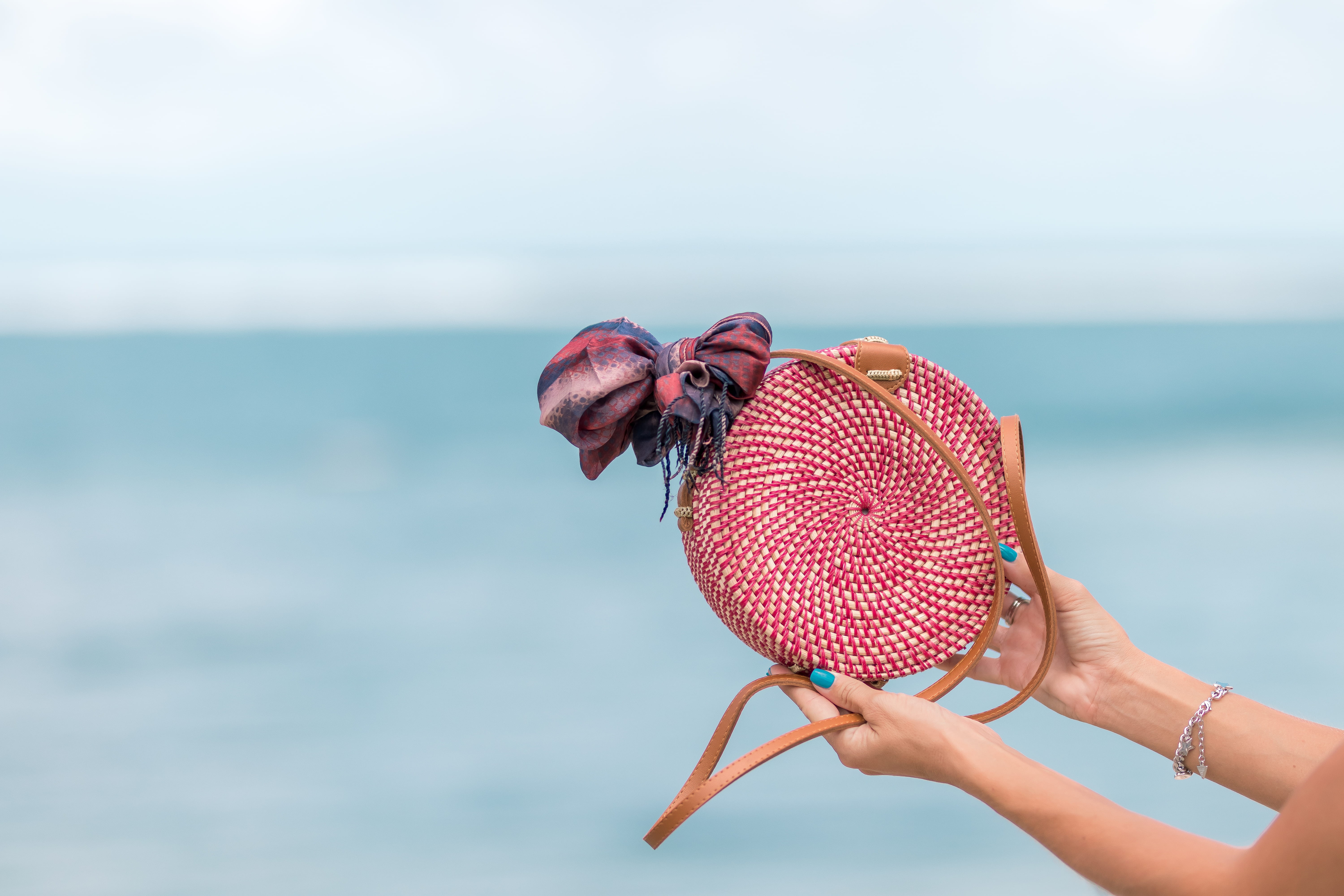 lifestyles, handbag, water, design, person, hands, selective, real people, day, rattan, daytime, horizon, leather, outfit, human hand, human body part, HD Wallpaper