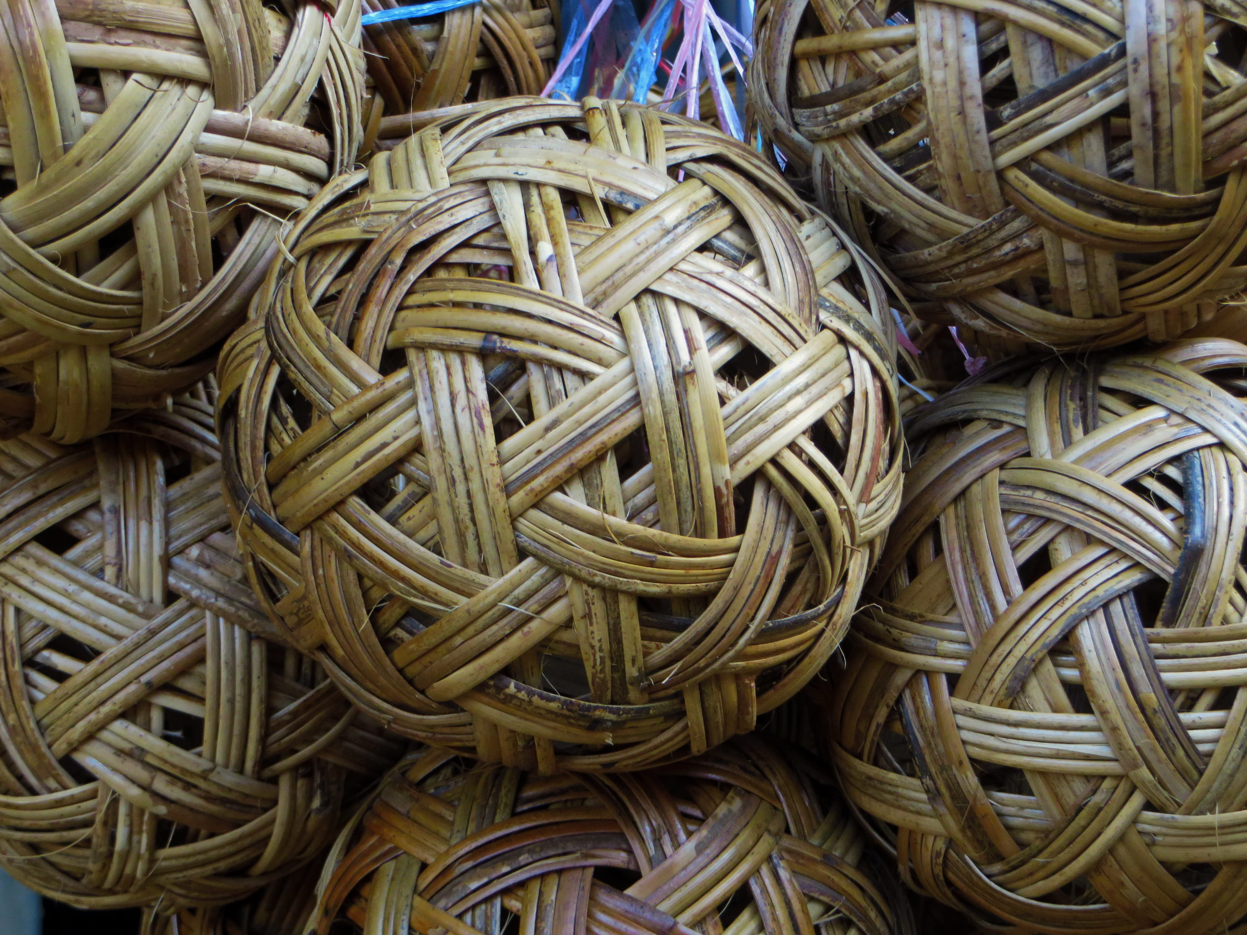 intertwined, pattern, backgrounds, detail, food, ball, close-up, abundance, grey, no people, high angle view, retail, food and drink, full frame, basketry, HD Wallpaper
