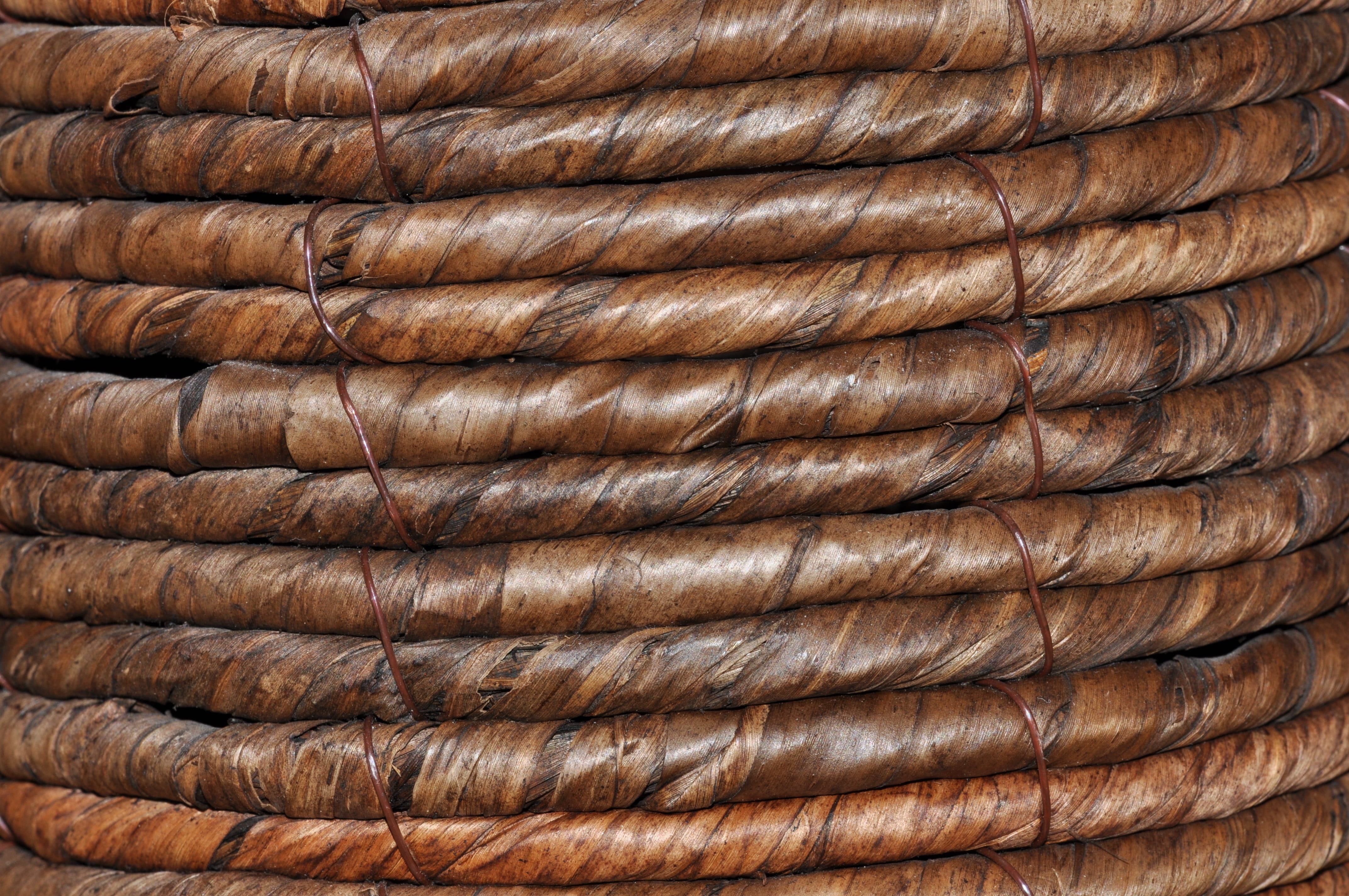 leather, swirl, close-up, stack, spiral, braid, alloy, pattern, grain, backgrounds, large group of objects, rattan, rusty, background, work tool, no people, HD Wallpaper