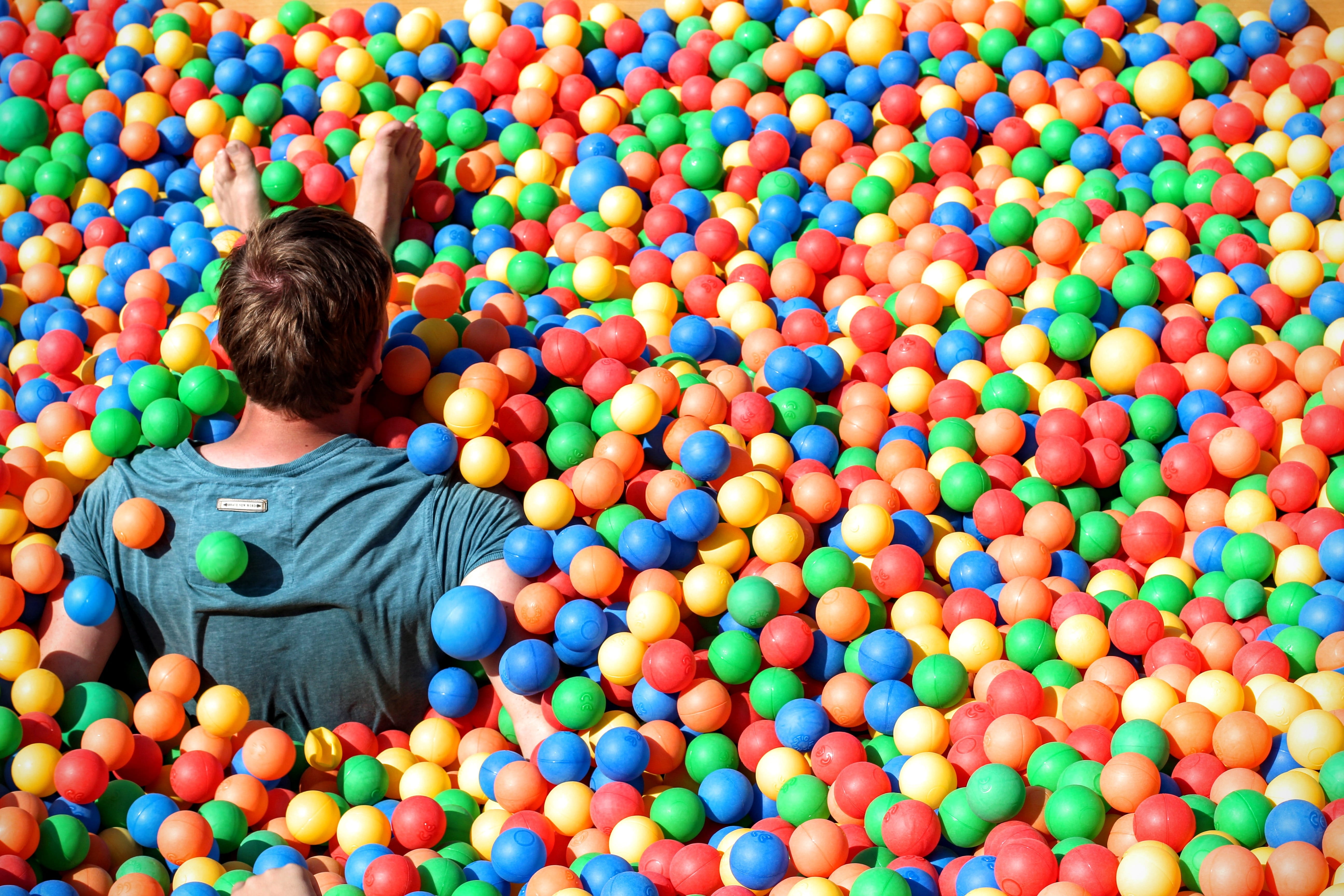 5K, casual clothing, childhood, multi Colored, color Image, red, Ball Pit, Toys, men, males, blue, one man only, abundance, colors, one person, only men, HD Wallpaper