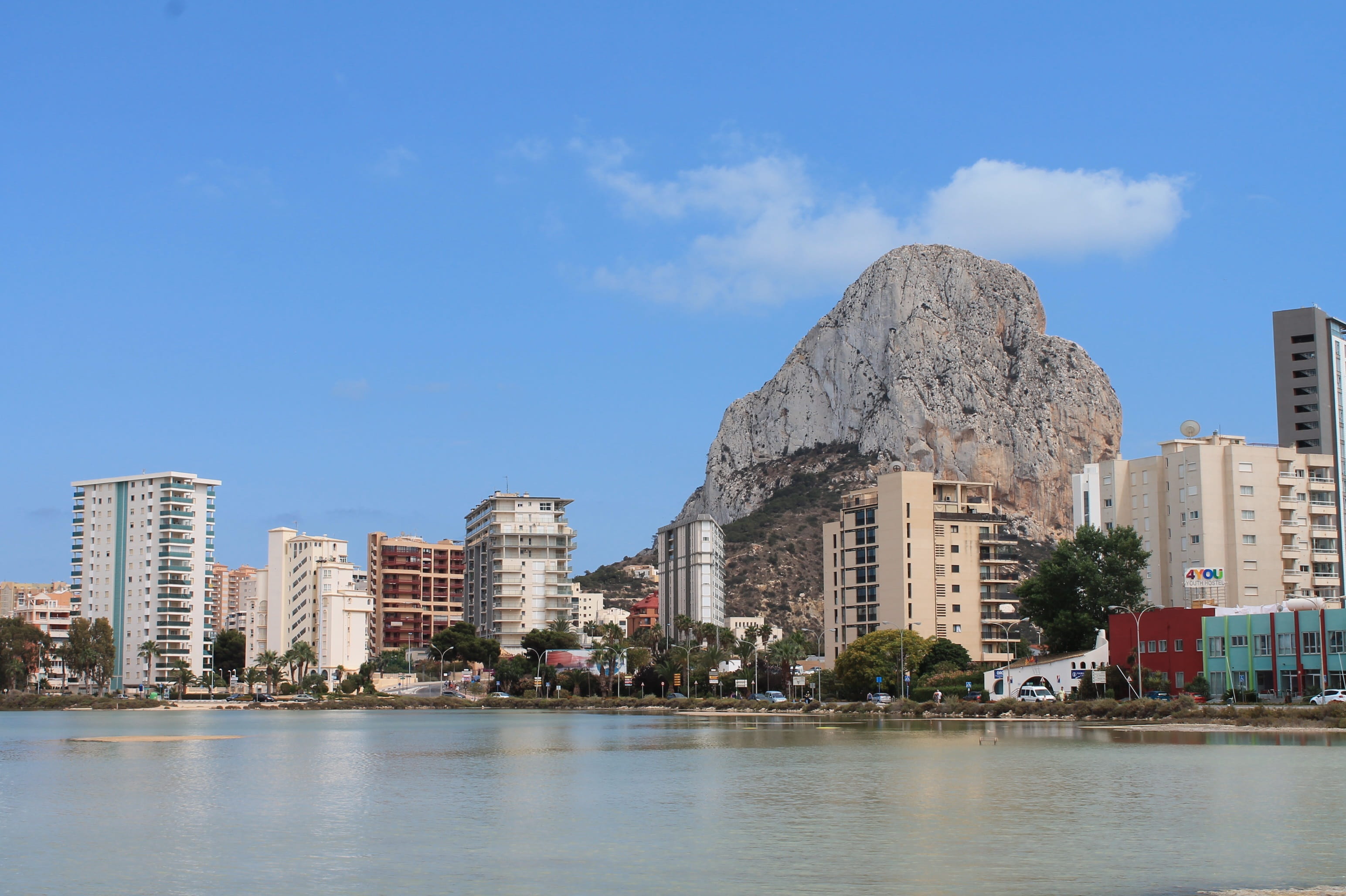 building, tree, nature, cityscape, building exterior, architecture, resort, vacation, no people, day, tourism, spain, skyscraper, mountain, calpe, water, HD Wallpaper