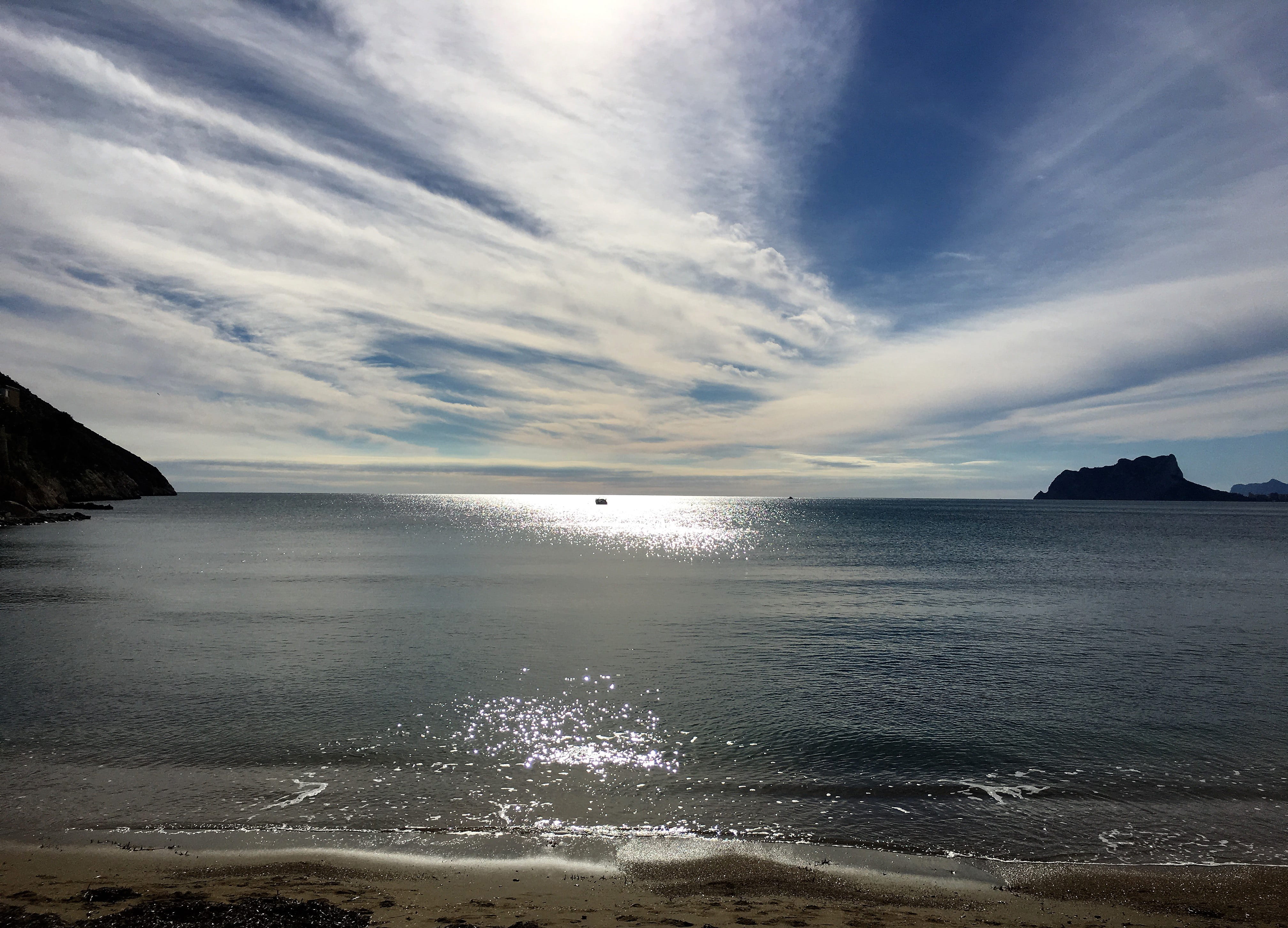 no people, beauty in nature, light, nature, 4K, idyllic, tranquility, clouds, coastline, penon, beach, land, sea, water, calpe, horizon over water, sky, HD Wallpaper