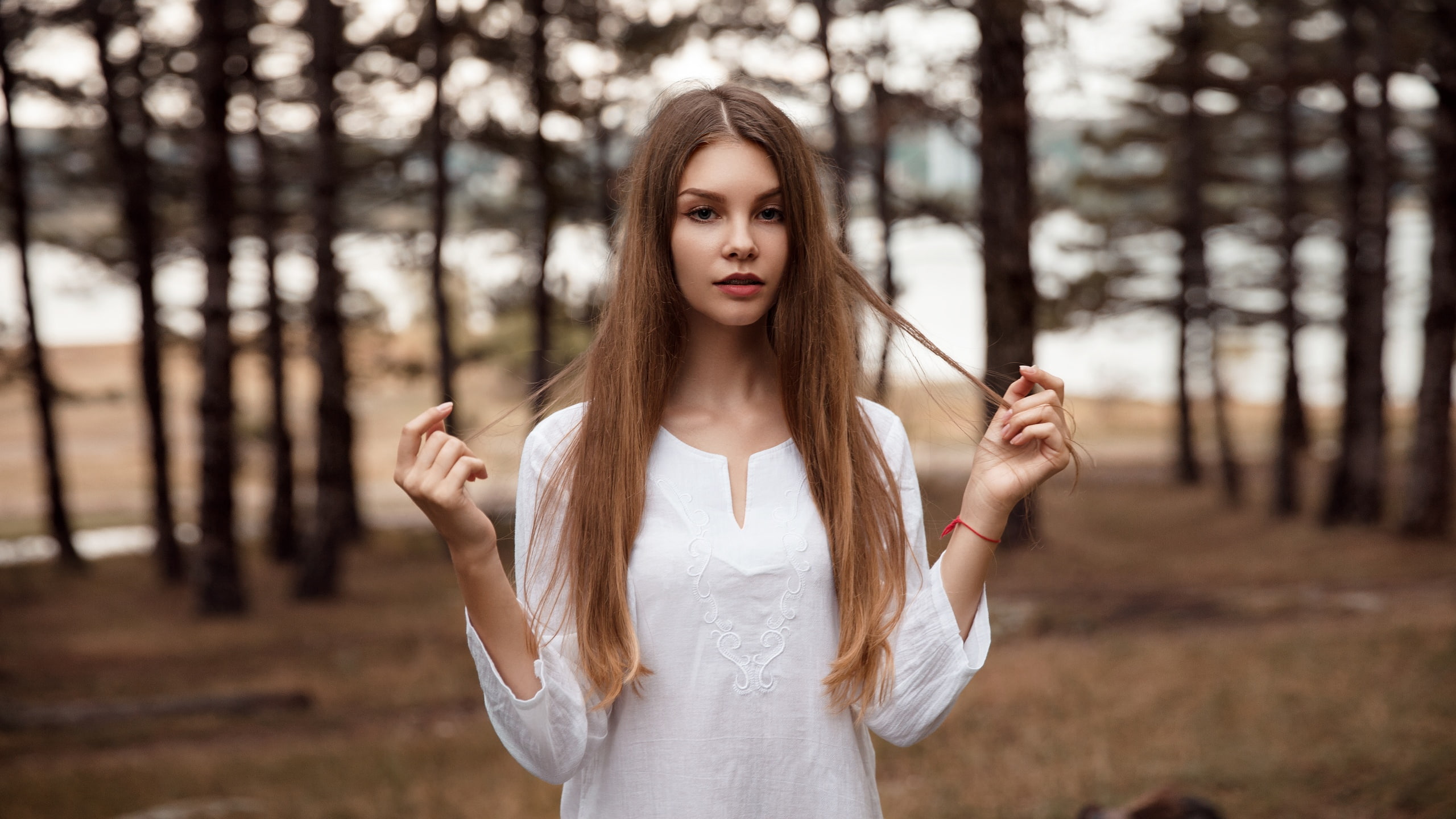 2K, blue eyes, braces, women outdoors, long hair, brunette, trees, women, portrait, HD Wallpaper