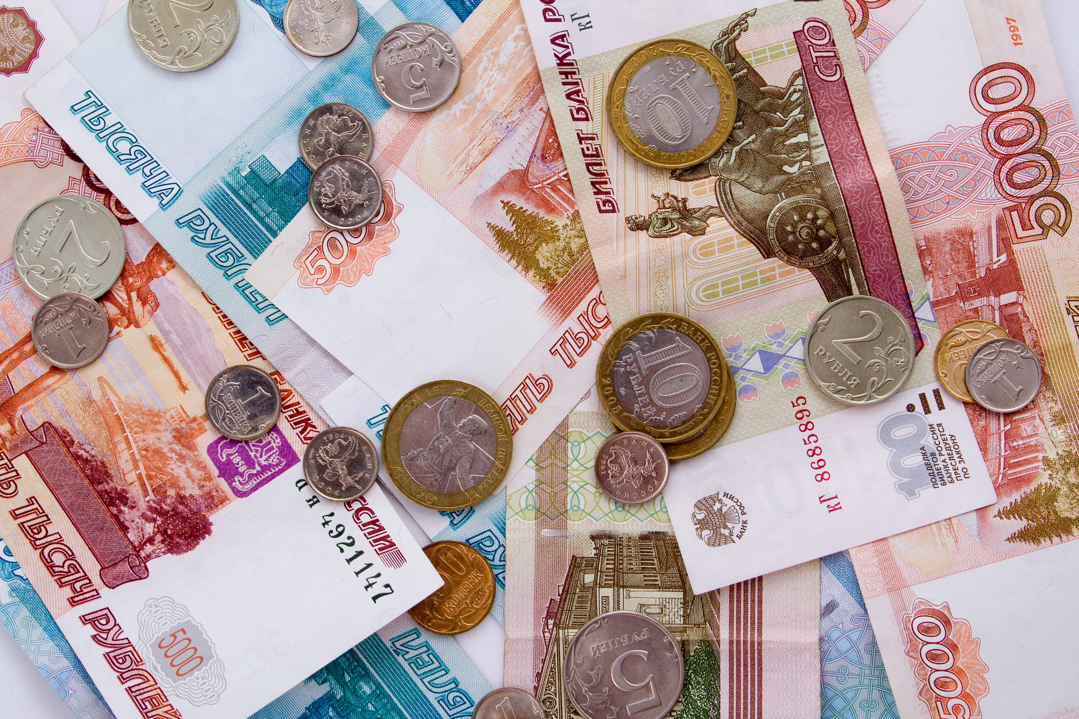savings, high angle view, coin, coins, table, wealth, close-up, 2K, paper currency, currency, bills, variation, kopek, russia, large group of objects, HD Wallpaper