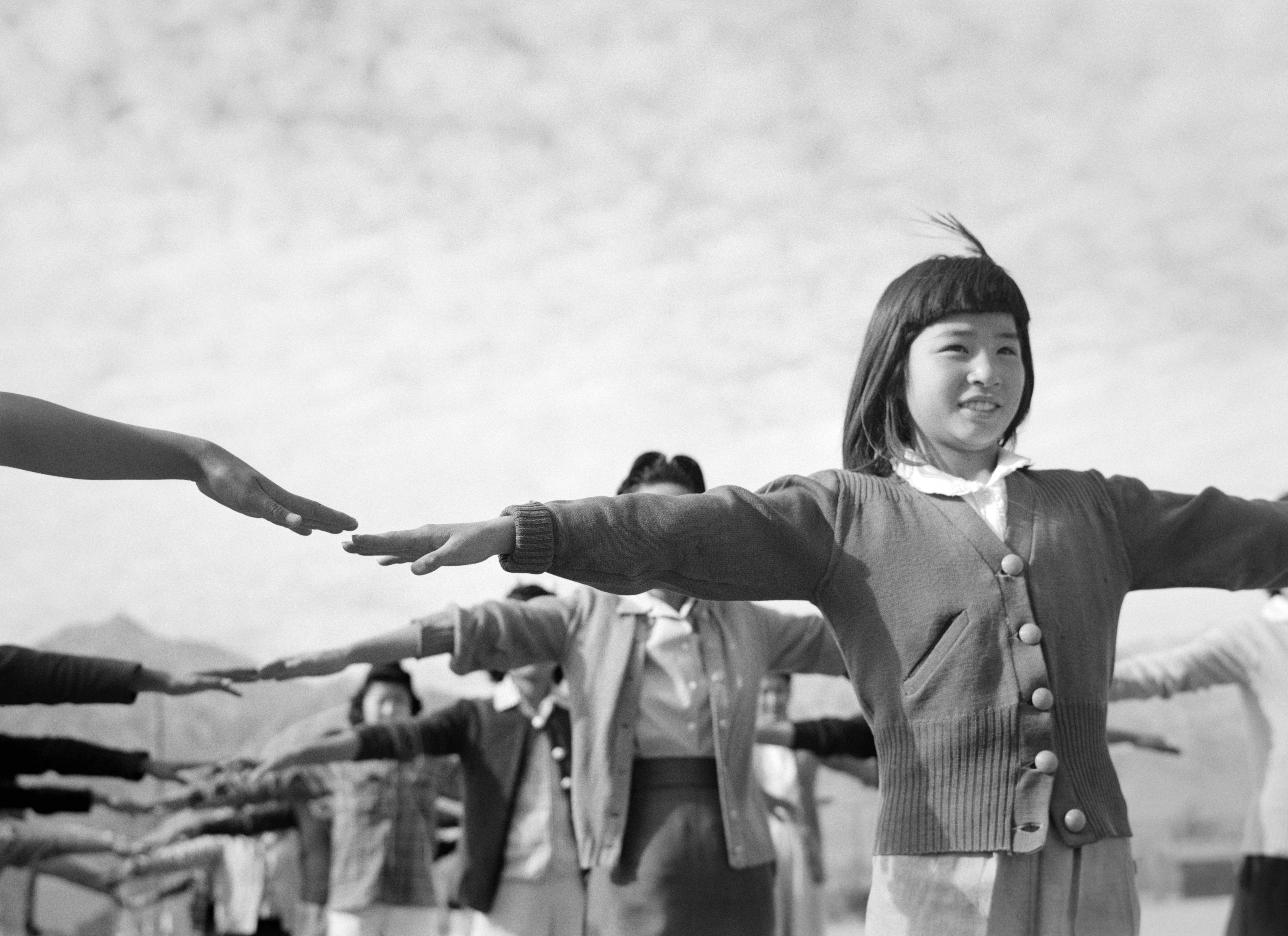 waist up, black and white, smiling, world war ii, arms raised, limb, girl, front view, manzanar, lifestyles, ww2, happiness, adult, wwii, day, human arm, HD Wallpaper