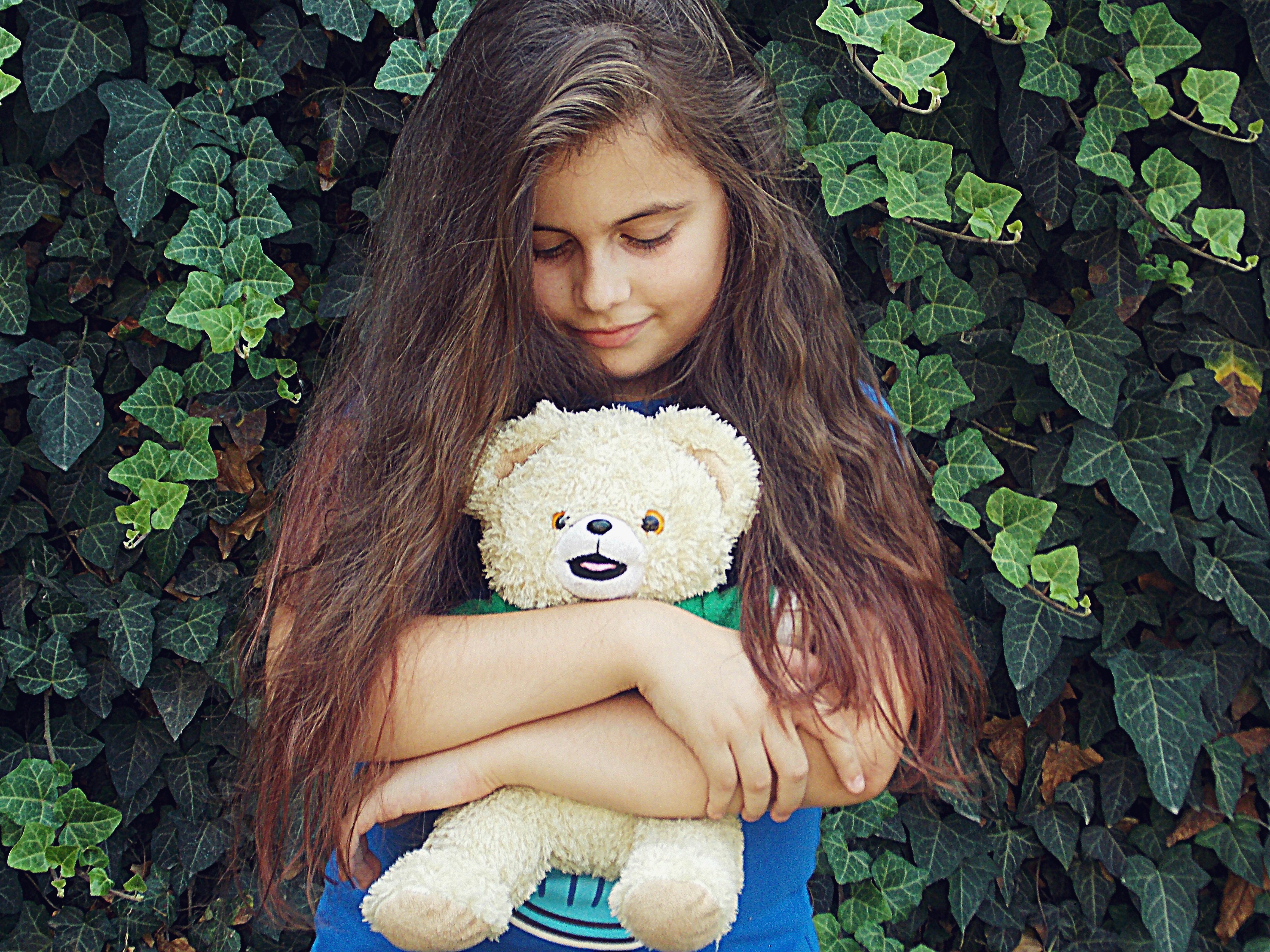 4K, toy, leaf, teenager, sissy, pink, hair, innocence, holding, nature, long hair, hairstyle, childhood, women, joy, green, one person, green color, girls, HD Wallpaper