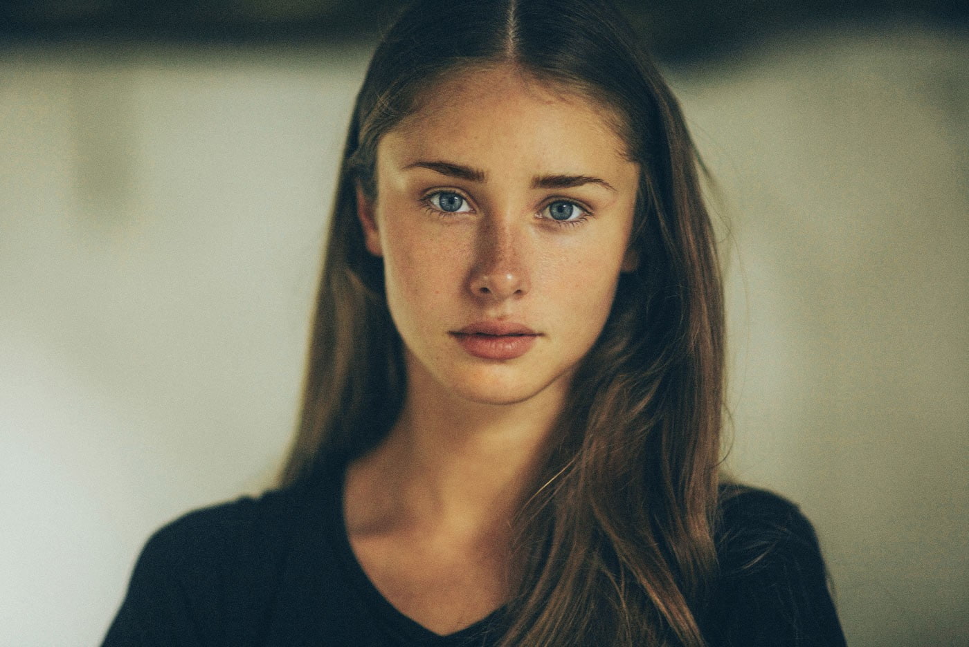 Rupert Lamontagne, women, freckles, brunette, face, looking at viewer, 720P, blue eyes, HD Wallpaper