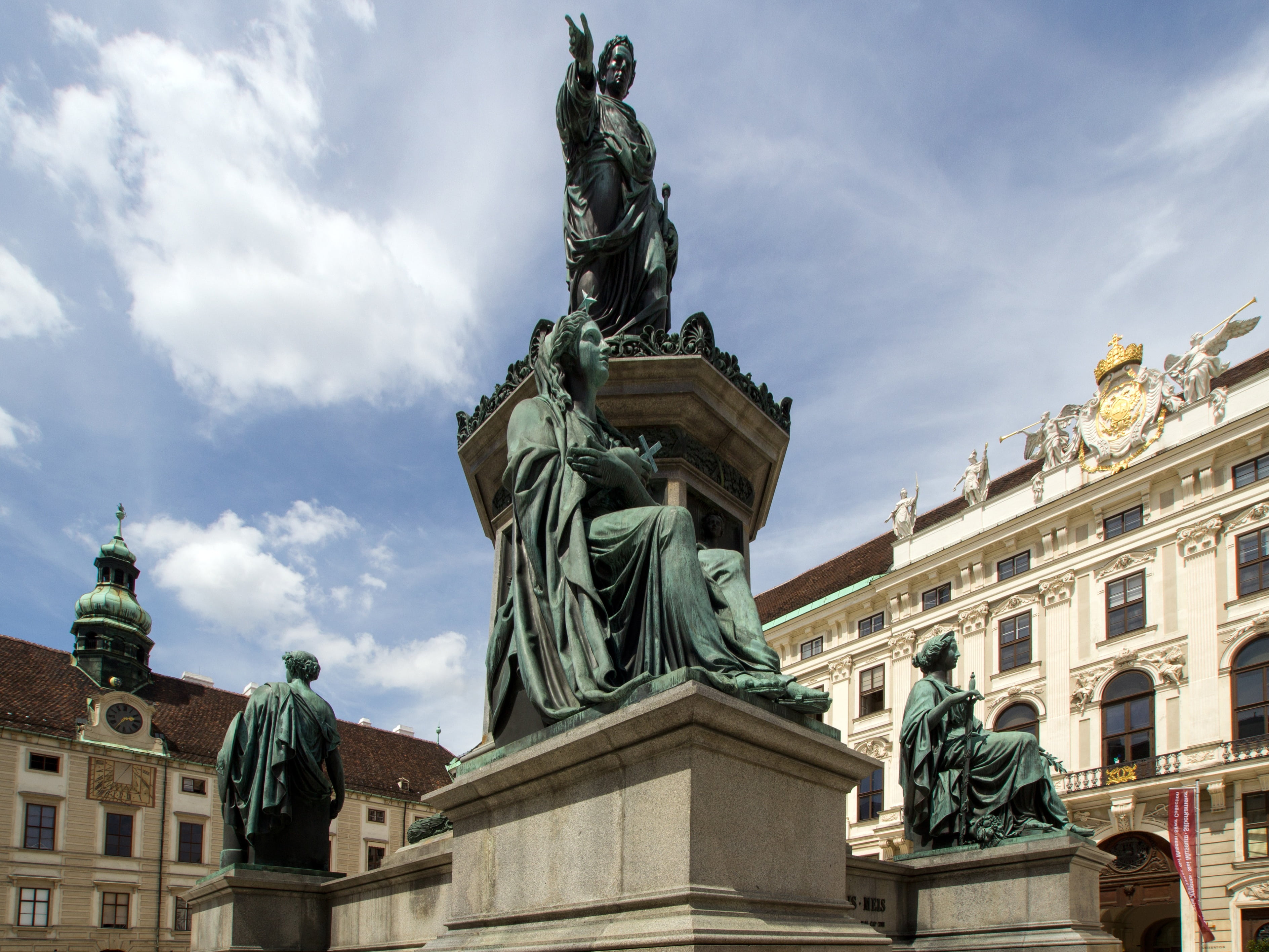 building exterior, representation, the past, famous Place, memorial, outdoors, statue, art and craft, monument, heroes, europe, built structure, nature, HD Wallpaper