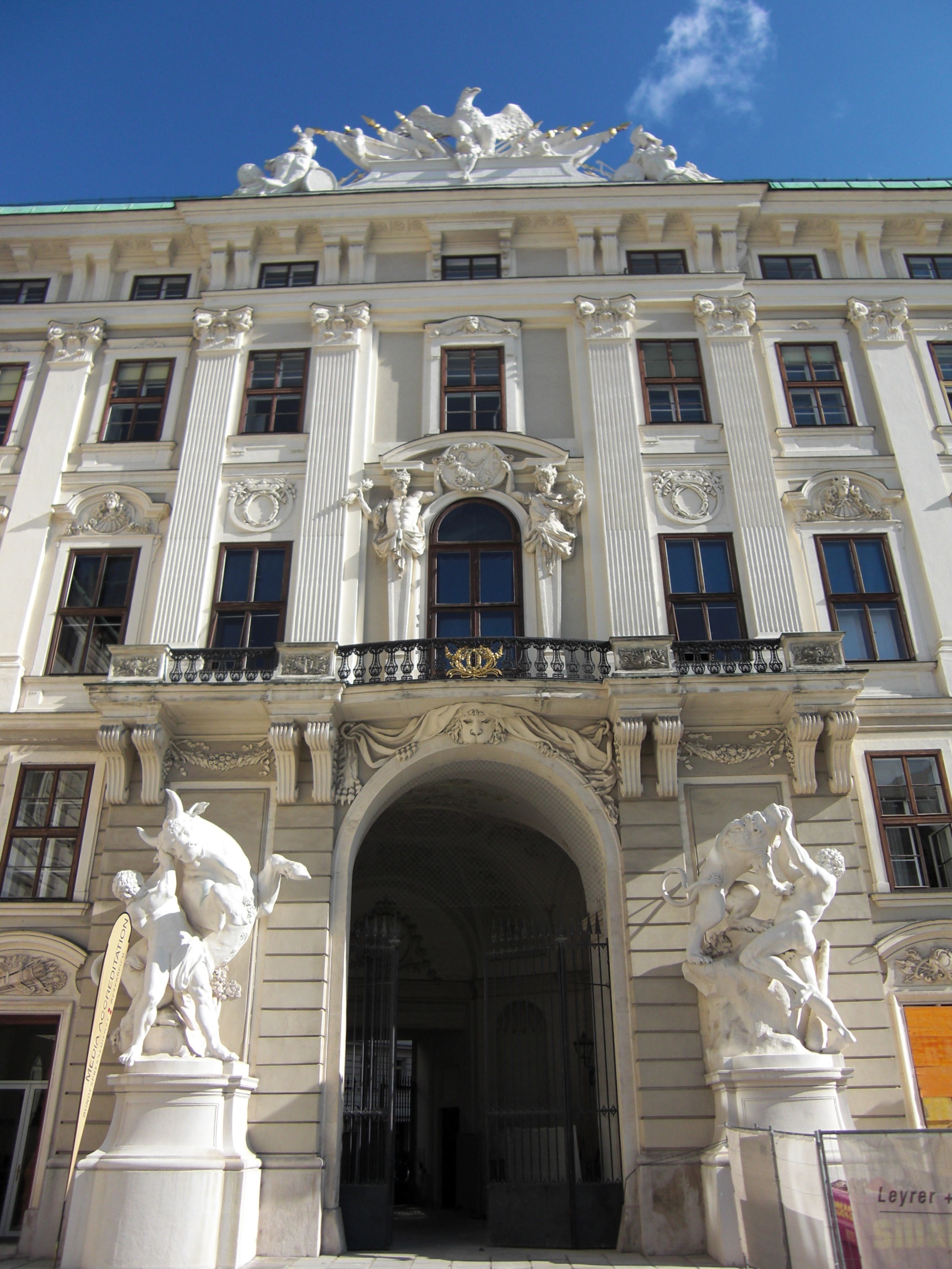 1080P, portal, government, austria, window, day, architecture, no people, built structure, hofburg imperial palace, statue, building, arch, facade, low angle view, Phone HD Wallpaper
