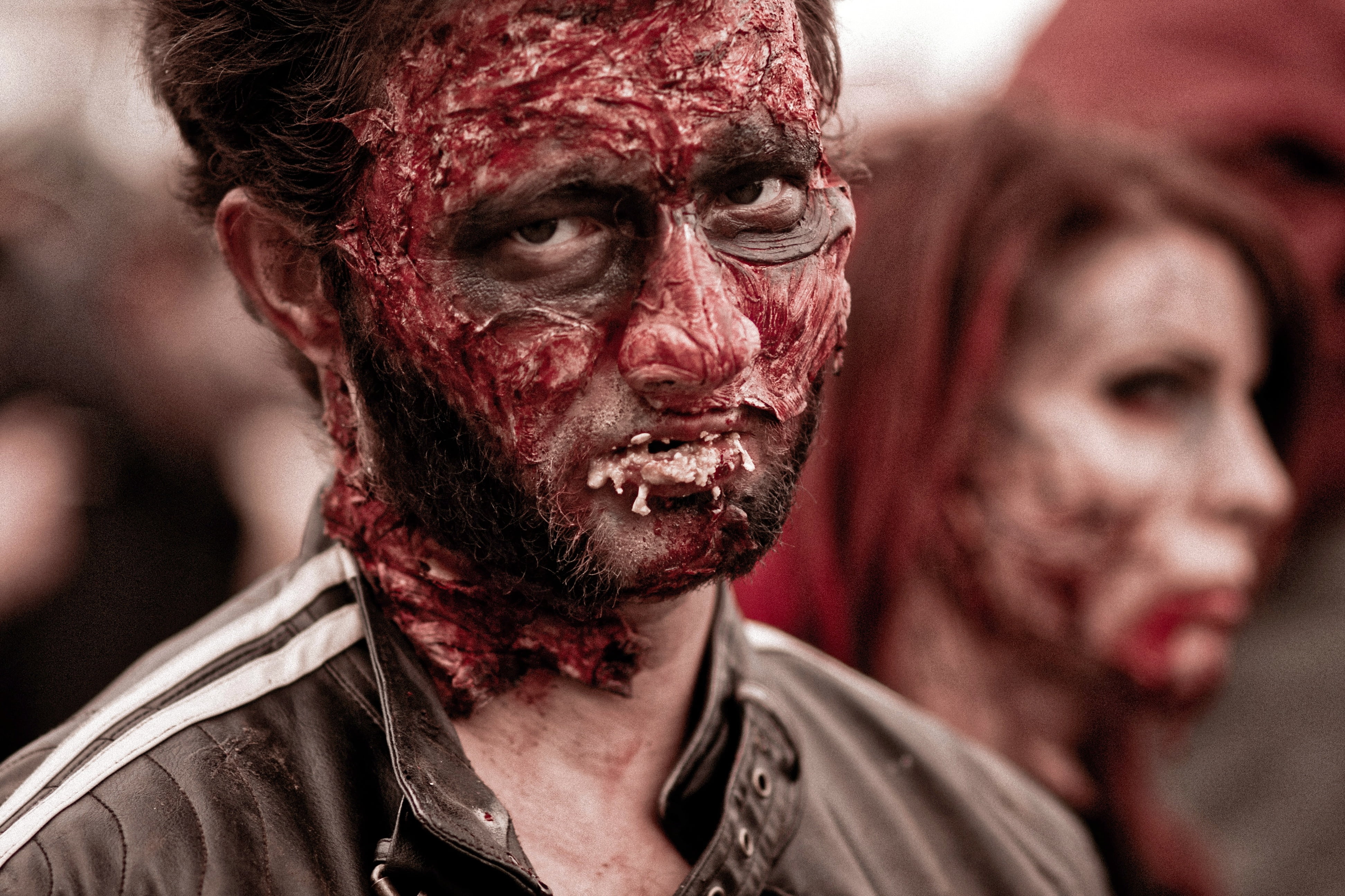halloween, black, headshot, focus on foreground, creepy, celebration, dead, stage costume, people, males, evil, eaters, red, spooky, looking at camera, HD Wallpaper