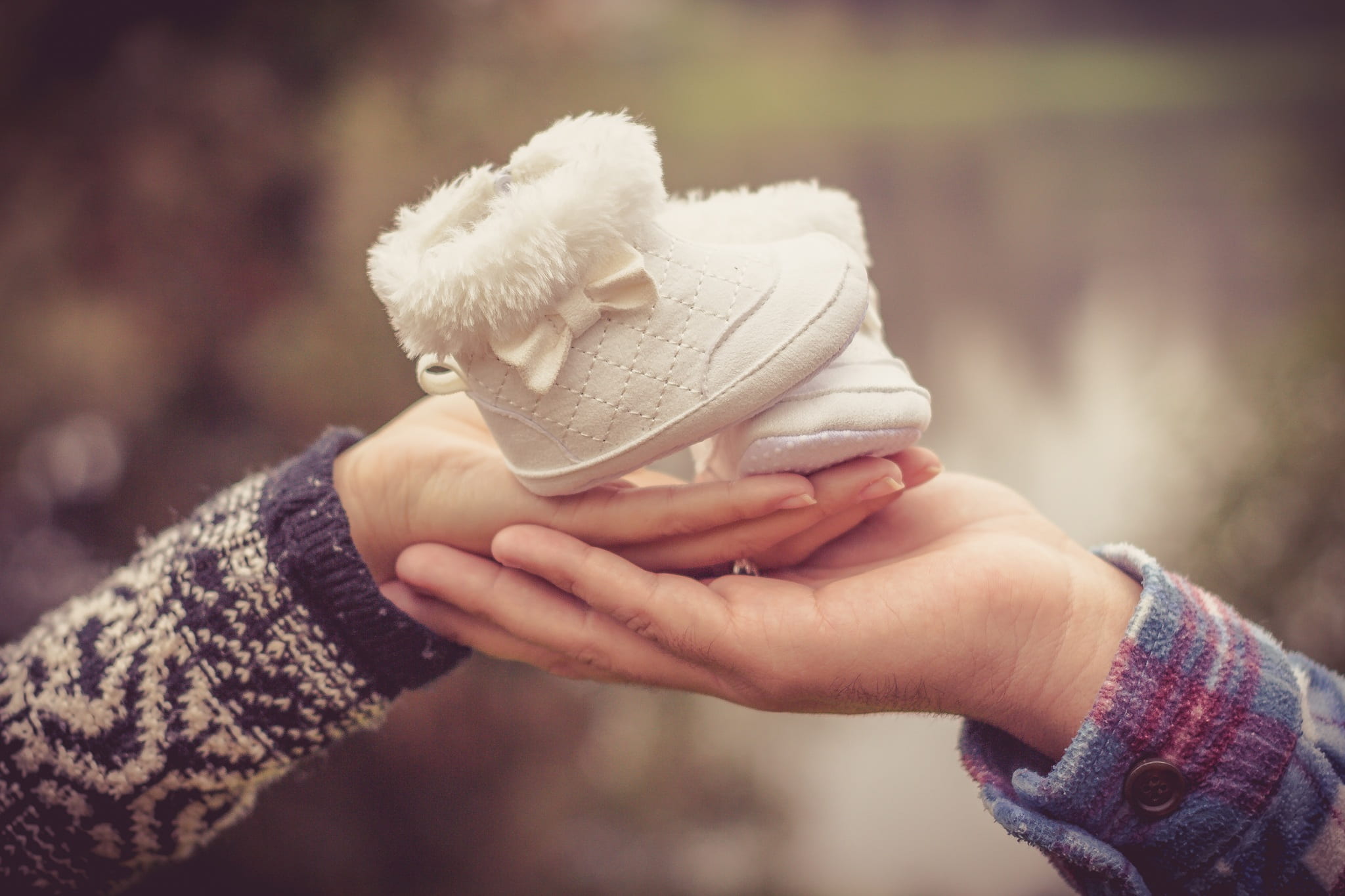 focus on foreground, love, hat, hand, warm clothing, care, women, shoes, new mom, clothing, child, two, adult, holding, baby, scarf, winter, human body part, HD Wallpaper