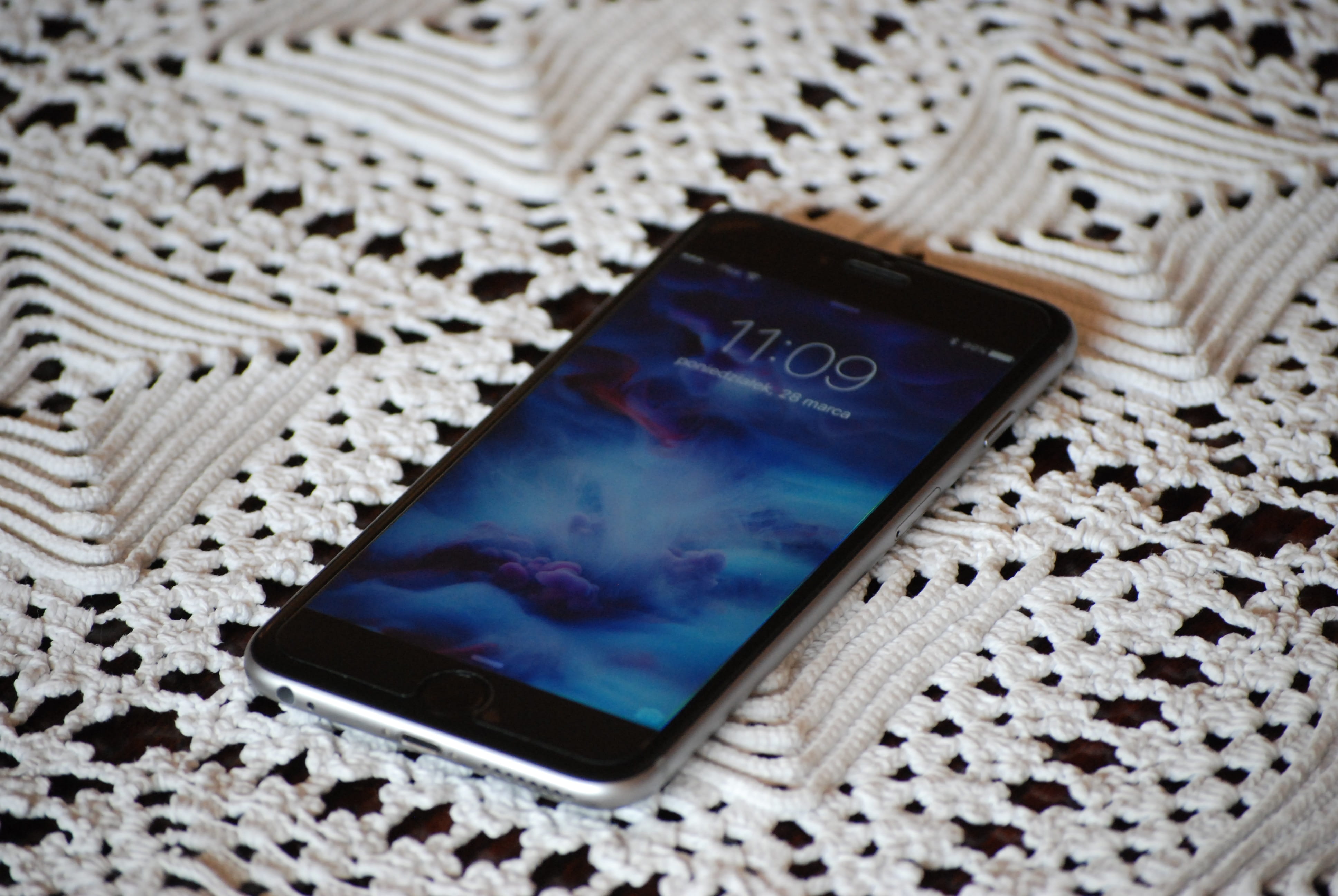 electronic equipment, iphone, iphone 6, internet, day, cellular phone, call, no People, 4K, liquid-Crystal Display, connection, mobile Phone, screen, fast, HD Wallpaper