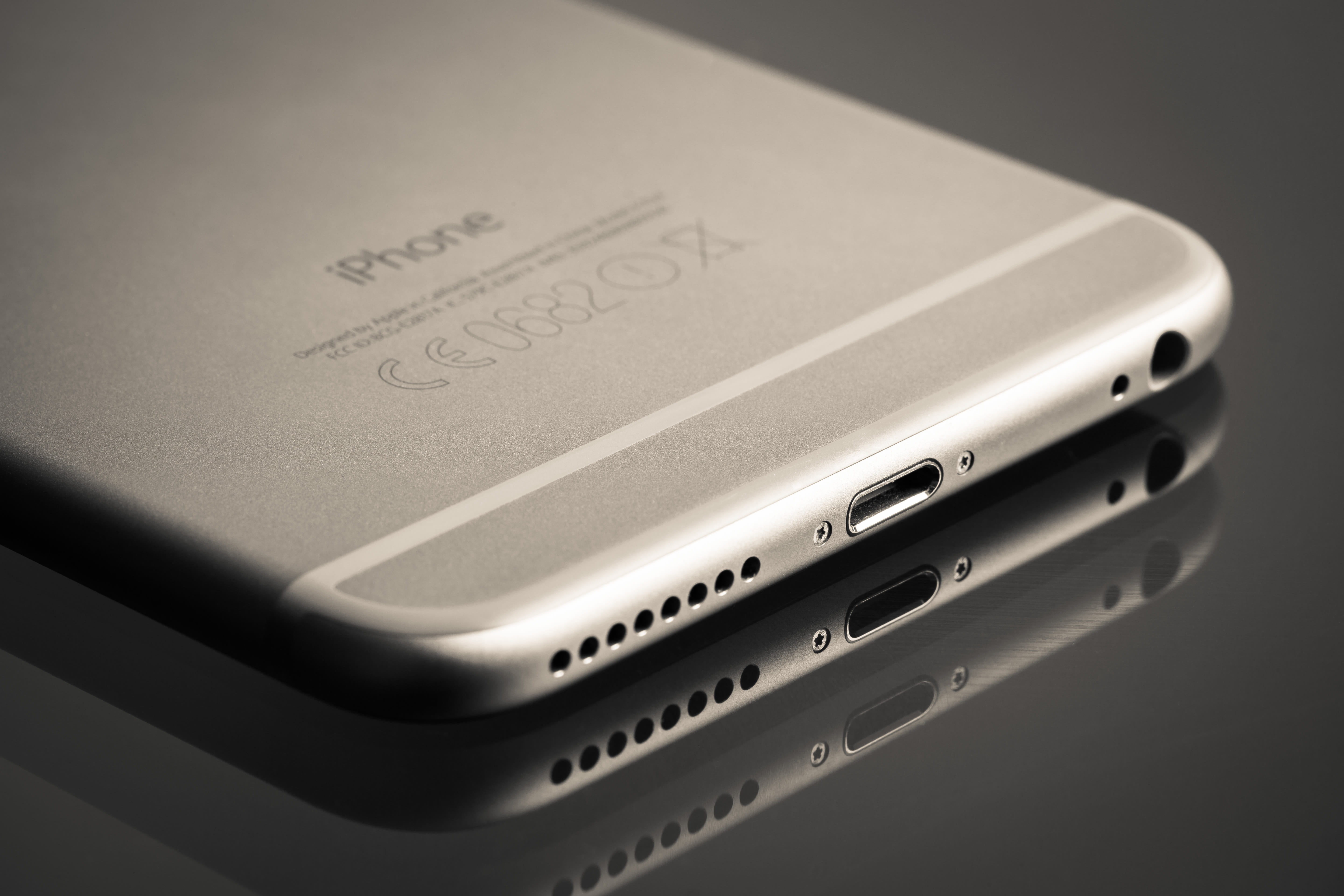iphone 6 plus, studio shot, no people, iphone, connection, wireless technology, indoors, text, business, technology, single object, global communications, HD Wallpaper