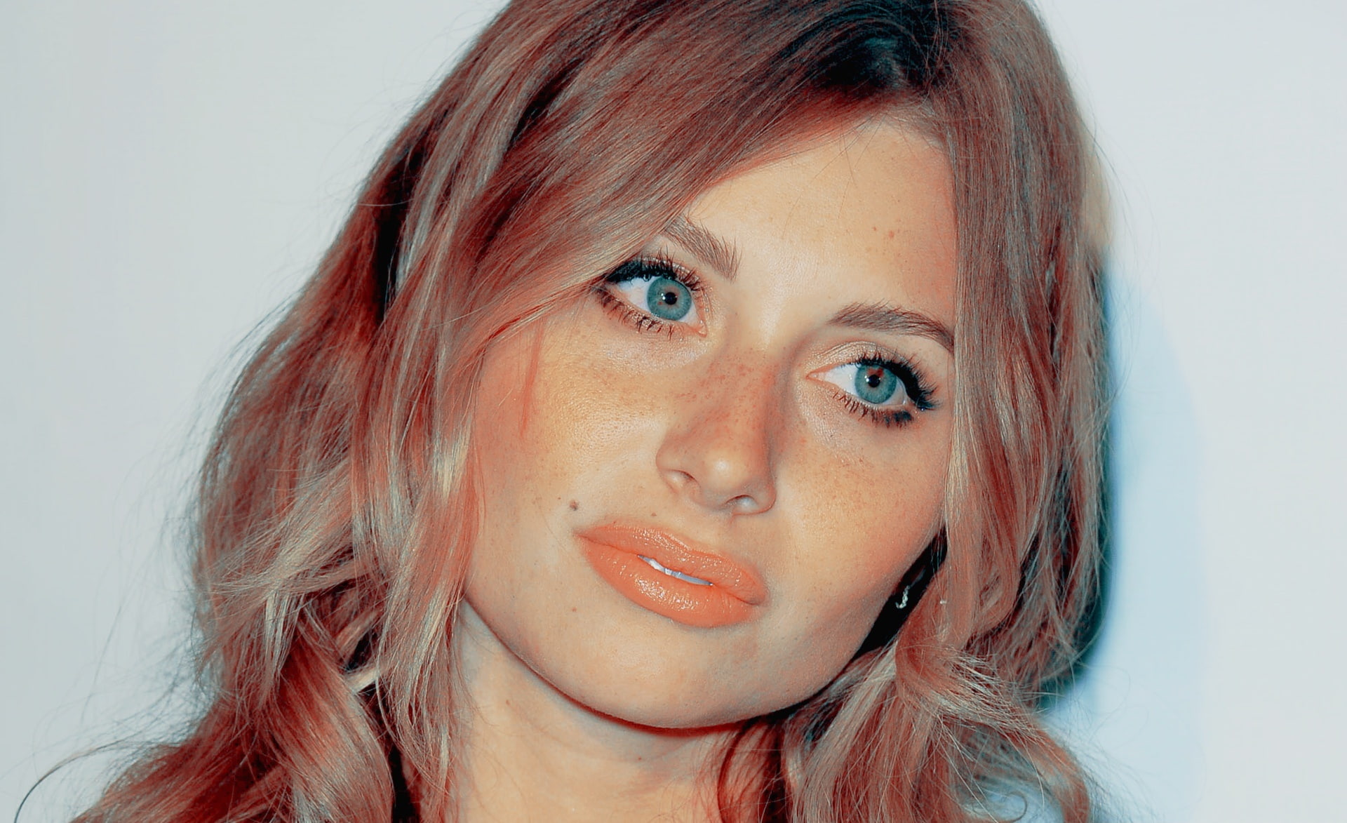 hairstyle, real people, studio shot, hair, women, michalka, close-up, one person, adult, alyson, Music, dyed hair, Portrait, 1080P, indoors, young women, HD Wallpaper