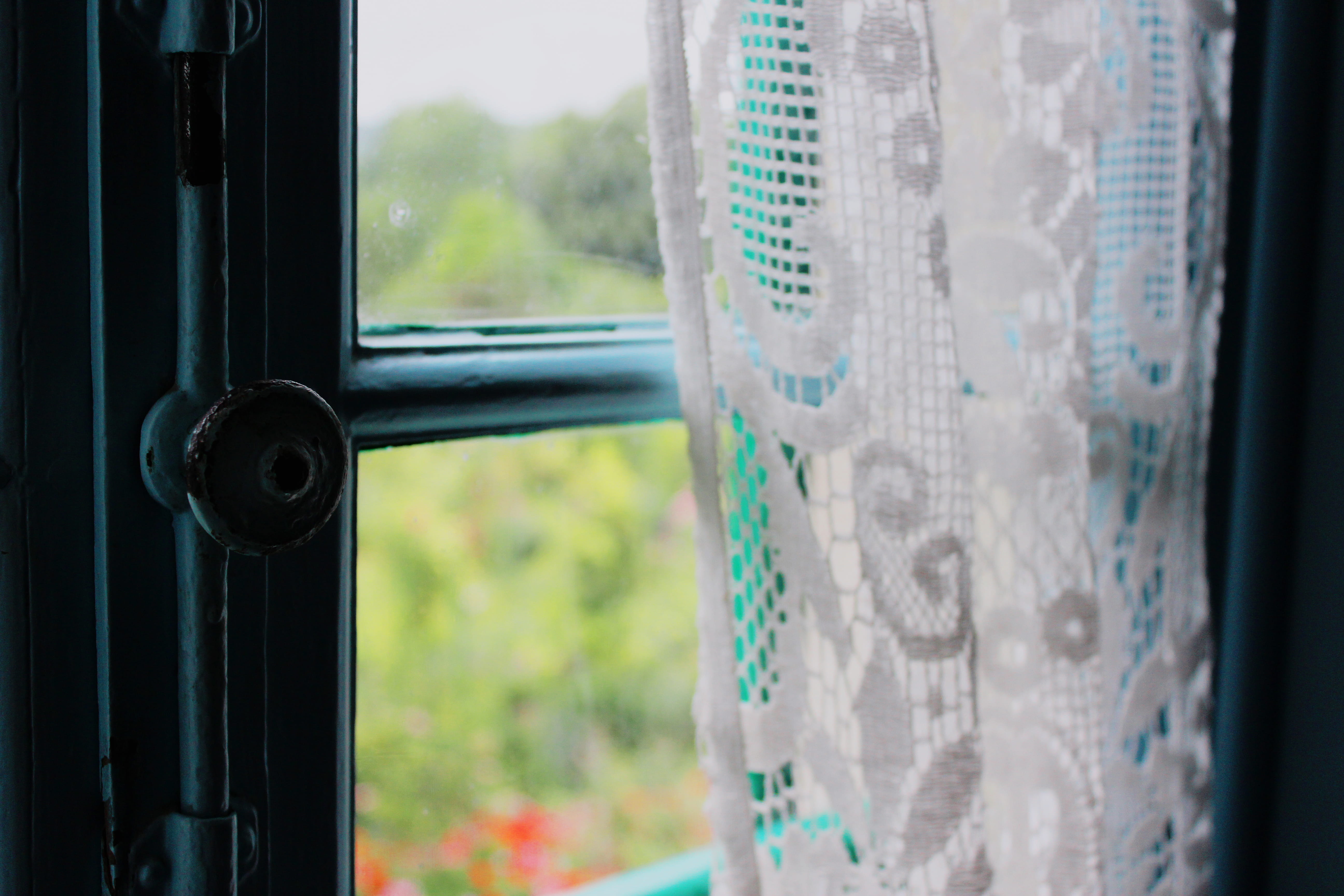 close-up, architecture, window, glass - material, day, monet, building, giverny, 5K, blue, monet garden, tree, no people, selective focus, reflection, HD Wallpaper