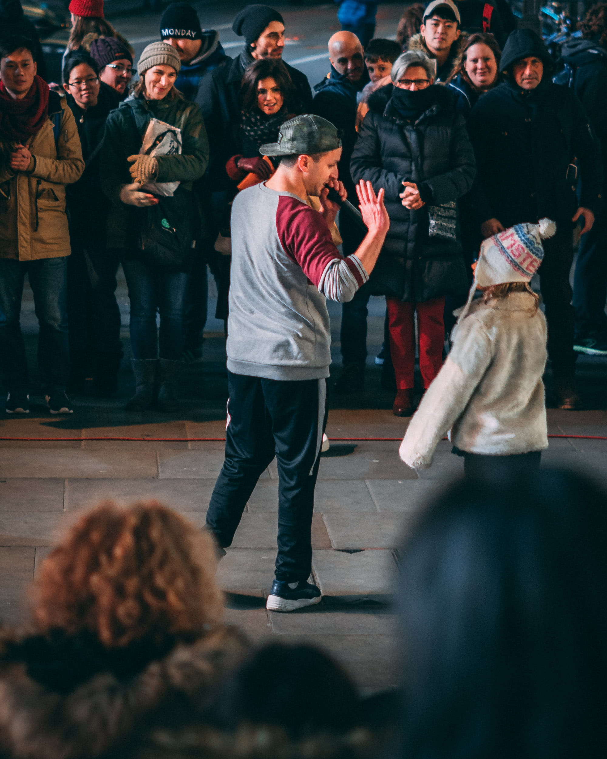 men, women, group of people, high five, people, audiance, adult, arts culture and entertainment, crowd, london, real people, watching, street photography, Phone HD Wallpaper