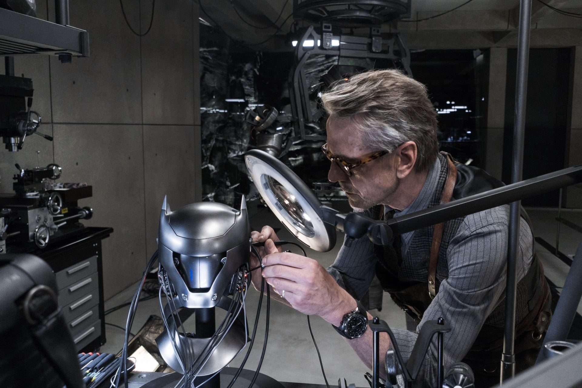 Jeremy Irons, holding, hairstyle, occupation, Alfred Pennyworth, Batman v Superman: Dawn of Justice, mature men, males, mature women, men, workshop, working, HD Wallpaper