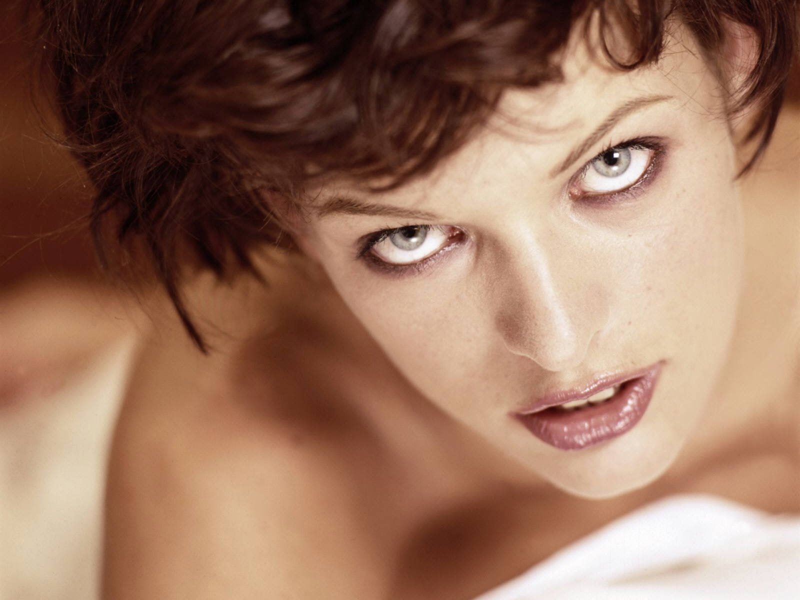 women, milla, feamles, 720P, actress, jovovich, girl, girls, brunettes, brunette, female, HD Wallpaper