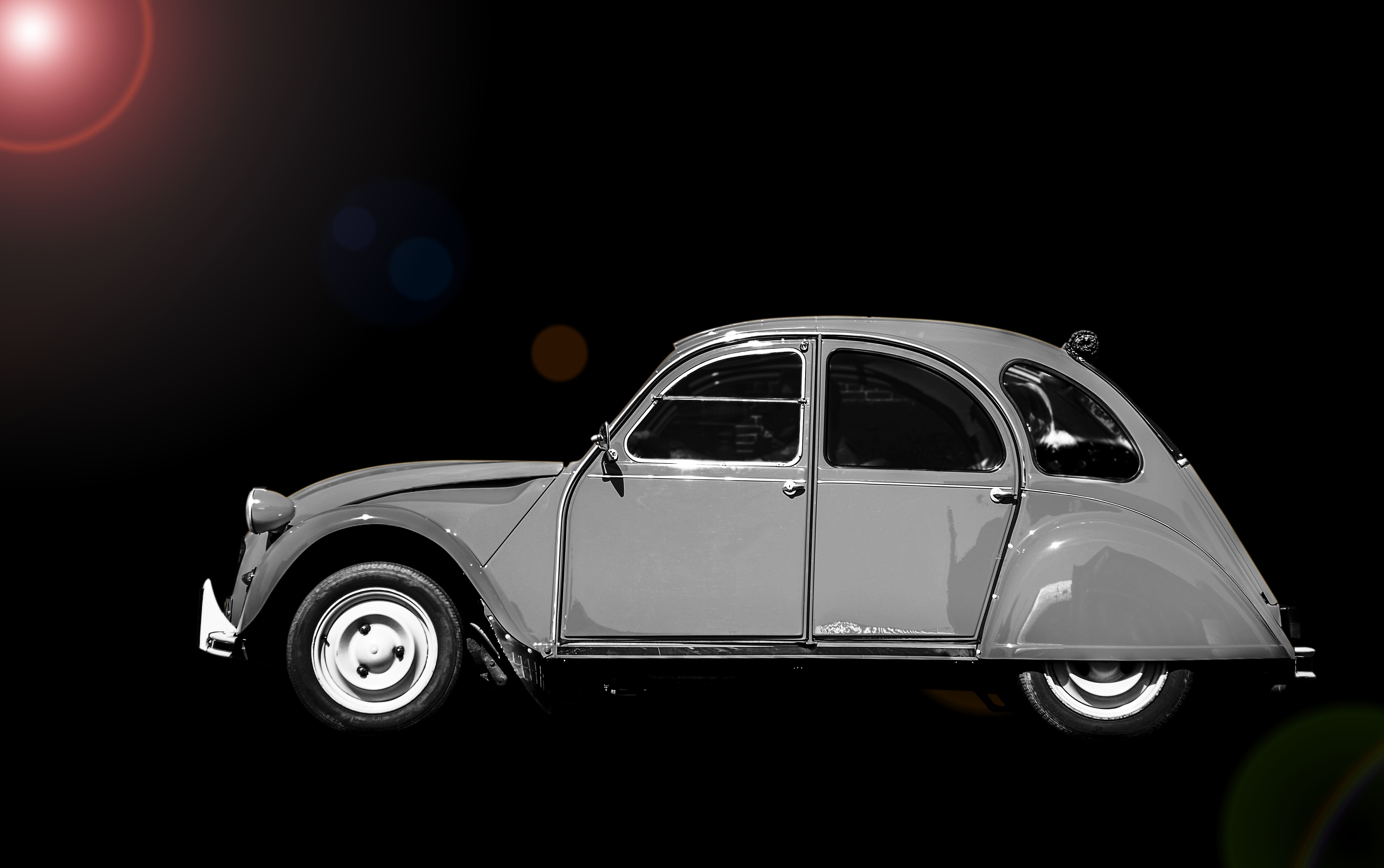 5K, land vehicle, dark, mode of transportation, side view, retro styled, french, historically, transportation, old, black background, light - natural phenomenon, HD Wallpaper