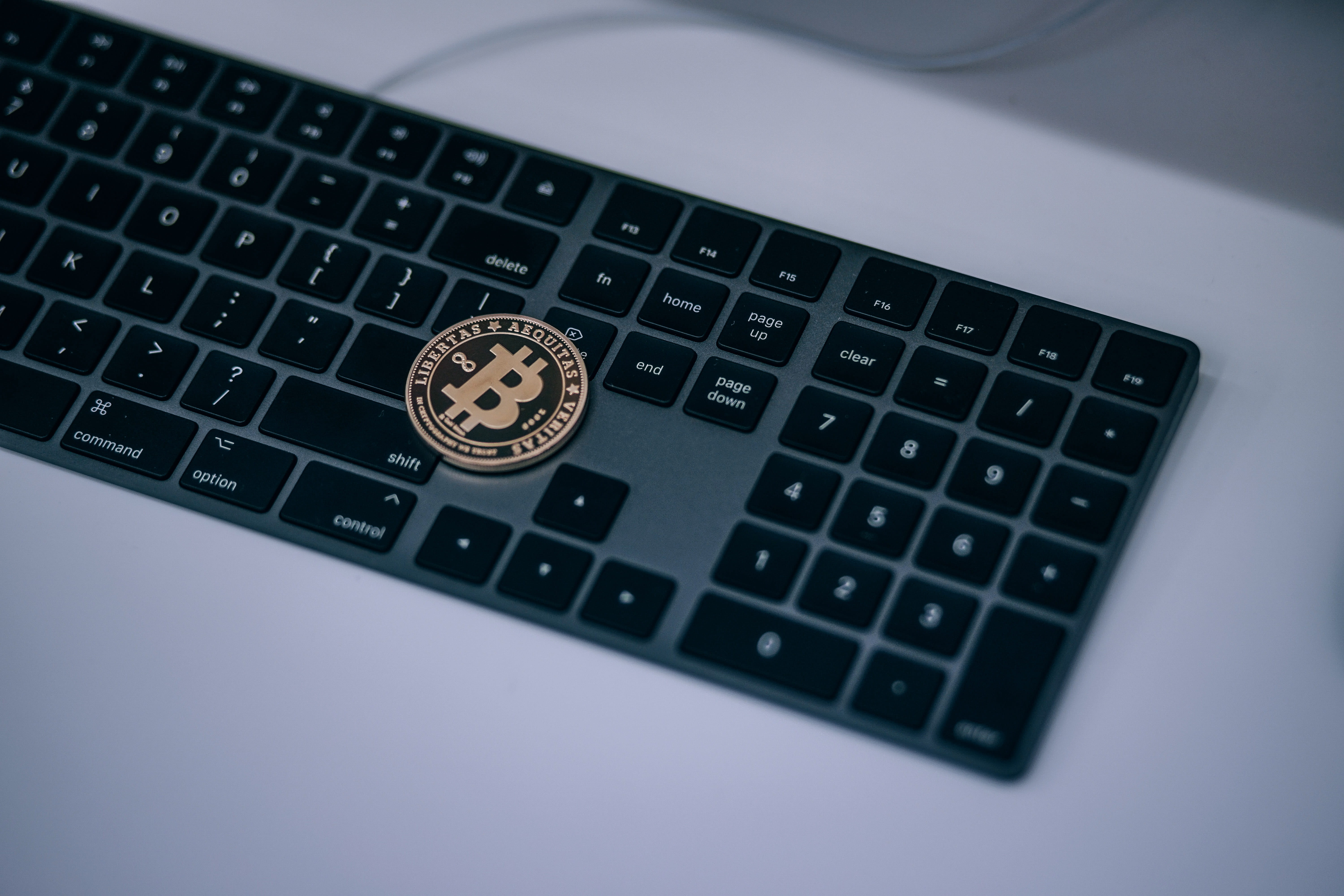 5K, high angle view, computer key, computer part, studio shot, bitcoin, computer, communication, computer equipment, cryptocurrency, black, laptop, apple, HD Wallpaper