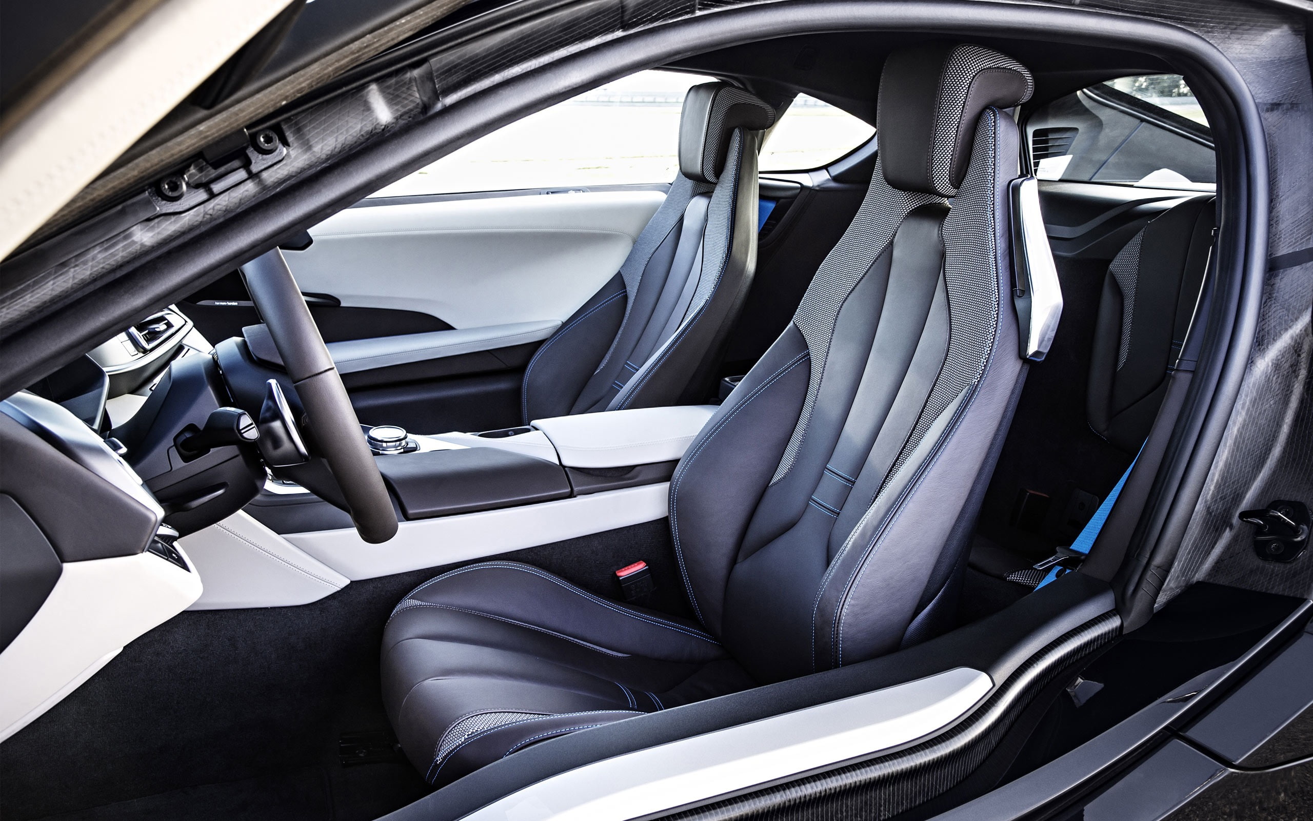 clean, hd, dashboard, 2K, vehicle seat, bmw, car, desktop, covers, seat, vehicle, outdoors, day, close-up, travel, land vehicle, motor vehicle, HD Wallpaper