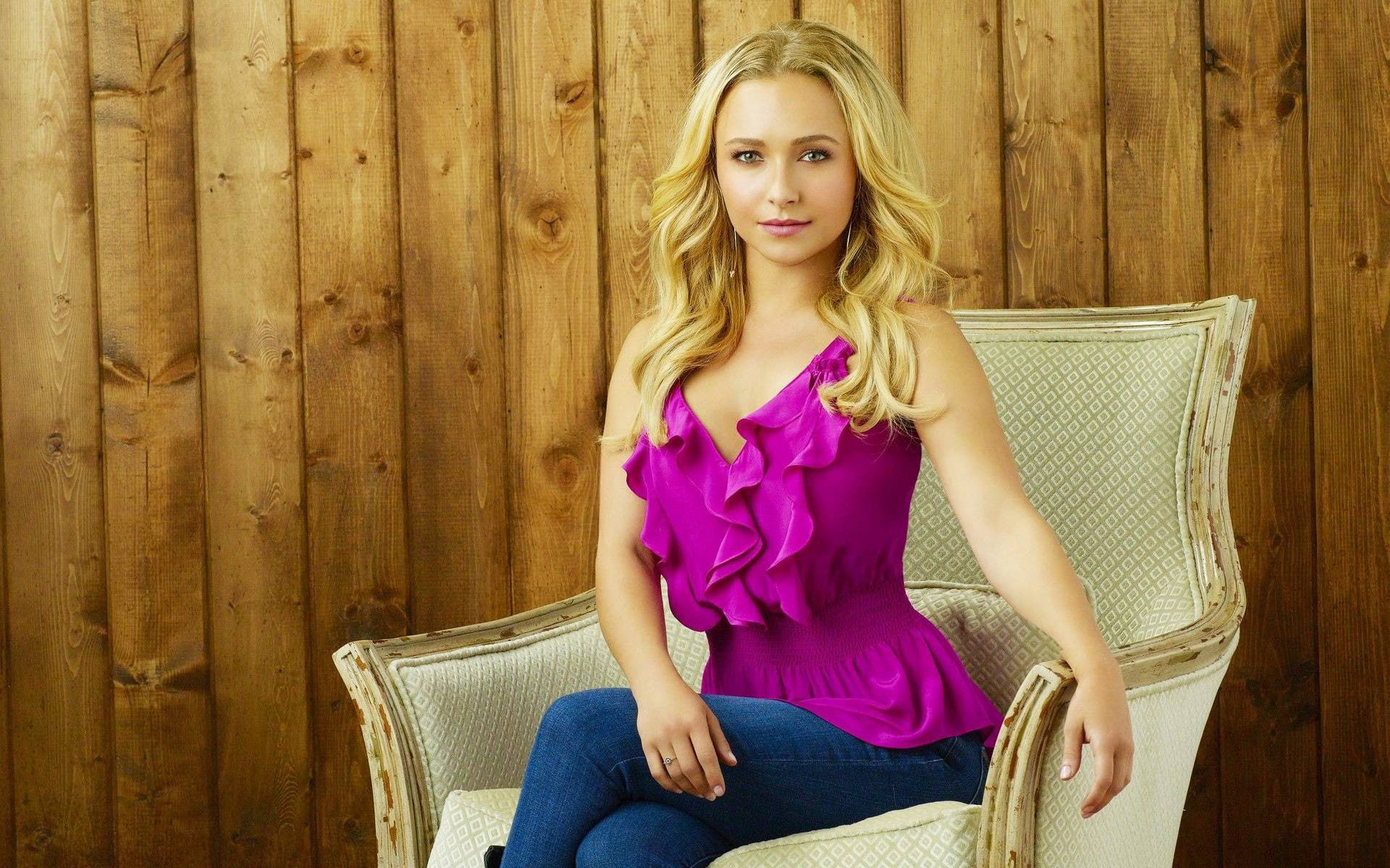 adult, casual clothing, blonde, looking at viewer, model, women, clothing, portrait, fashion, beautiful woman, contemplation, wood, blond hair, Hayden Panettiere, HD Wallpaper
