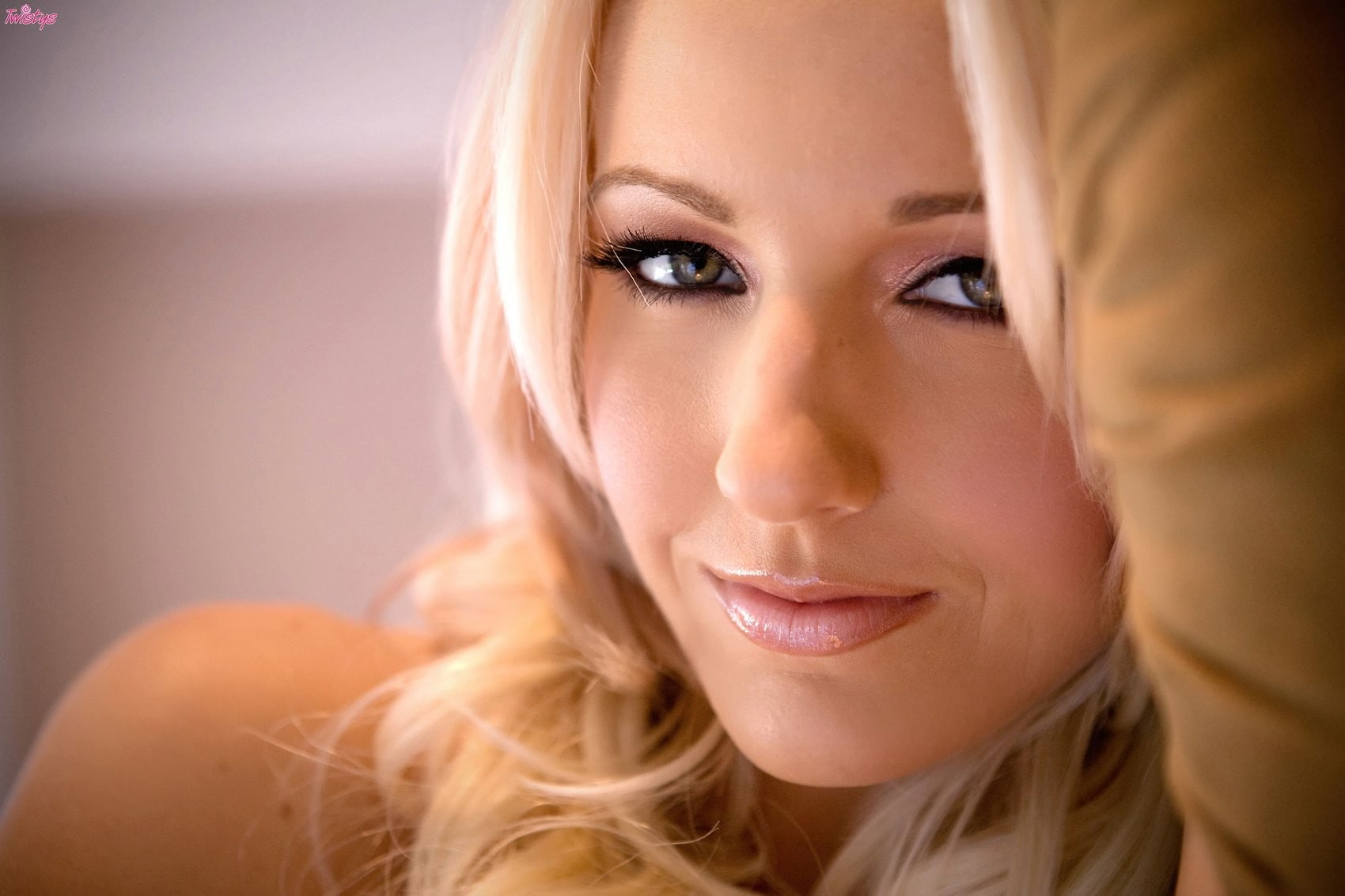720P, blonde, green eyes, Cody Love, HD Wallpaper