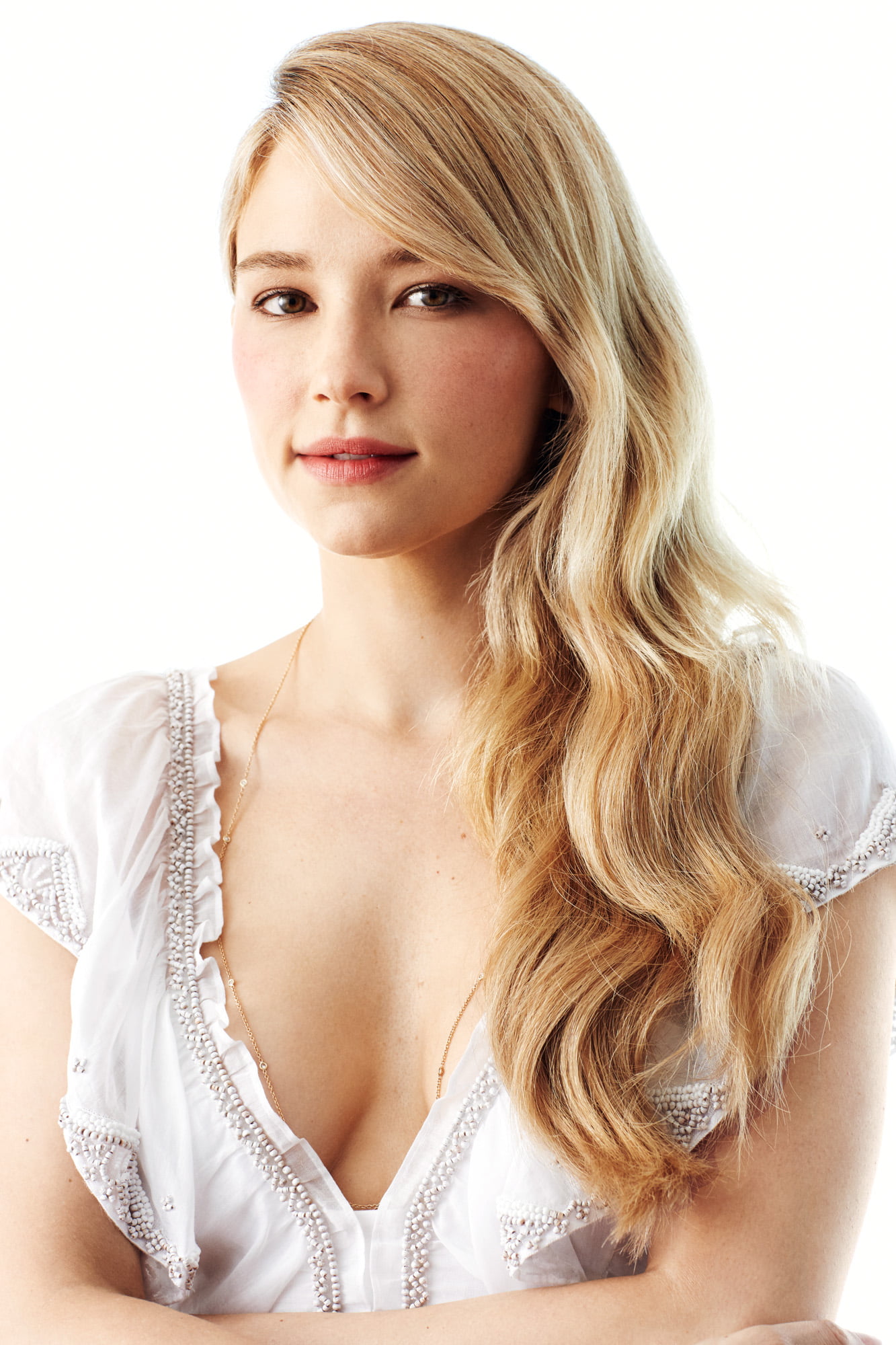 1080P, green eyes, blonde, Haley Bennett, long hair, simple background, women, actress, Phone HD Wallpaper