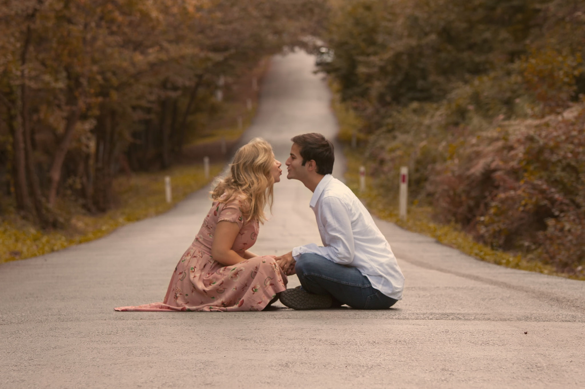 girlfriend, love, road, boyfriend, 1080P, kiss, couple, HD Wallpaper