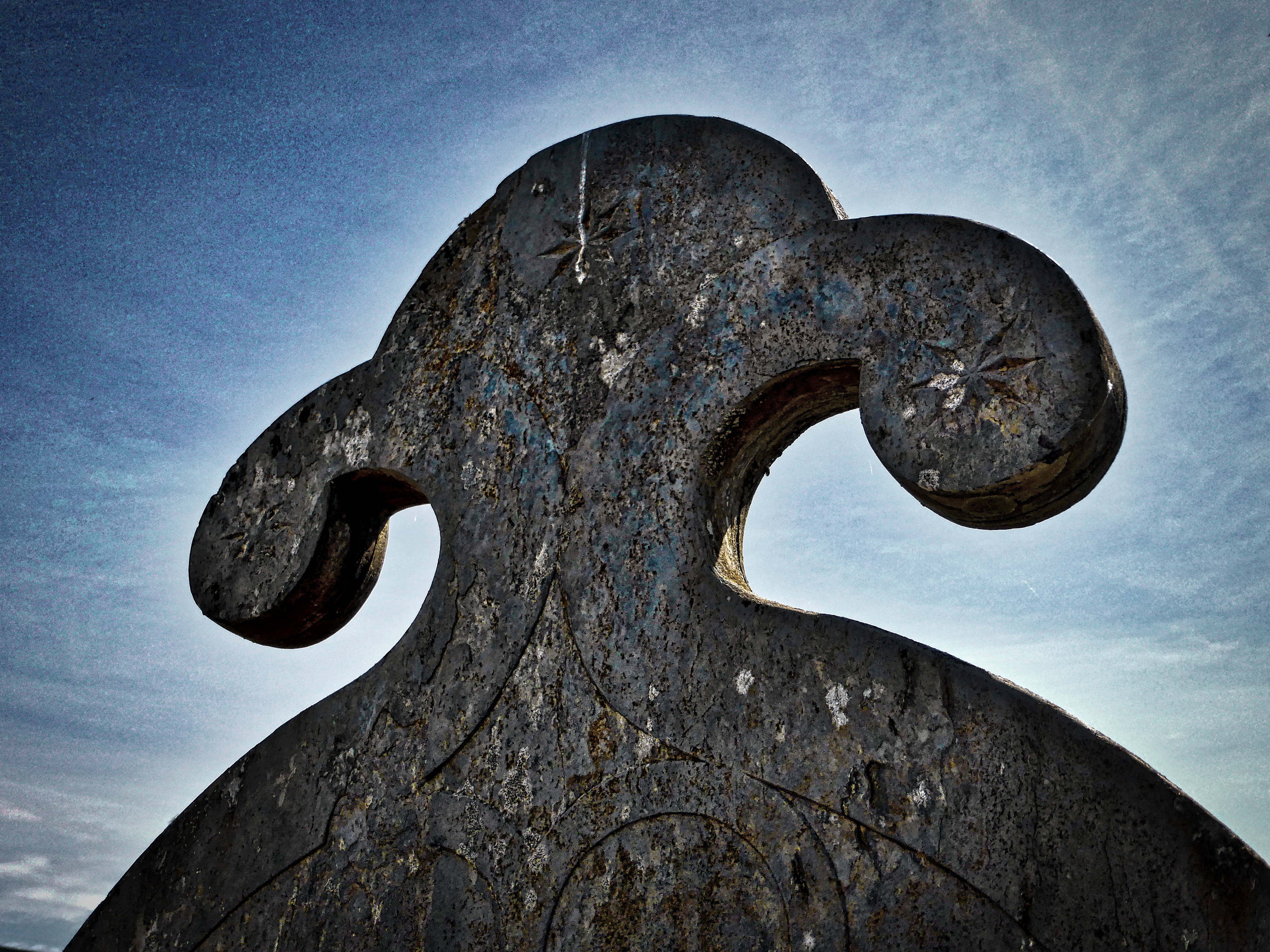 grunge, weathered, close-up, outdoors, clear sky, memorial, rusty, day, history, female, memory, tombstone, cemetery, 4K, sculpture, graveyard, the past, HD Wallpaper