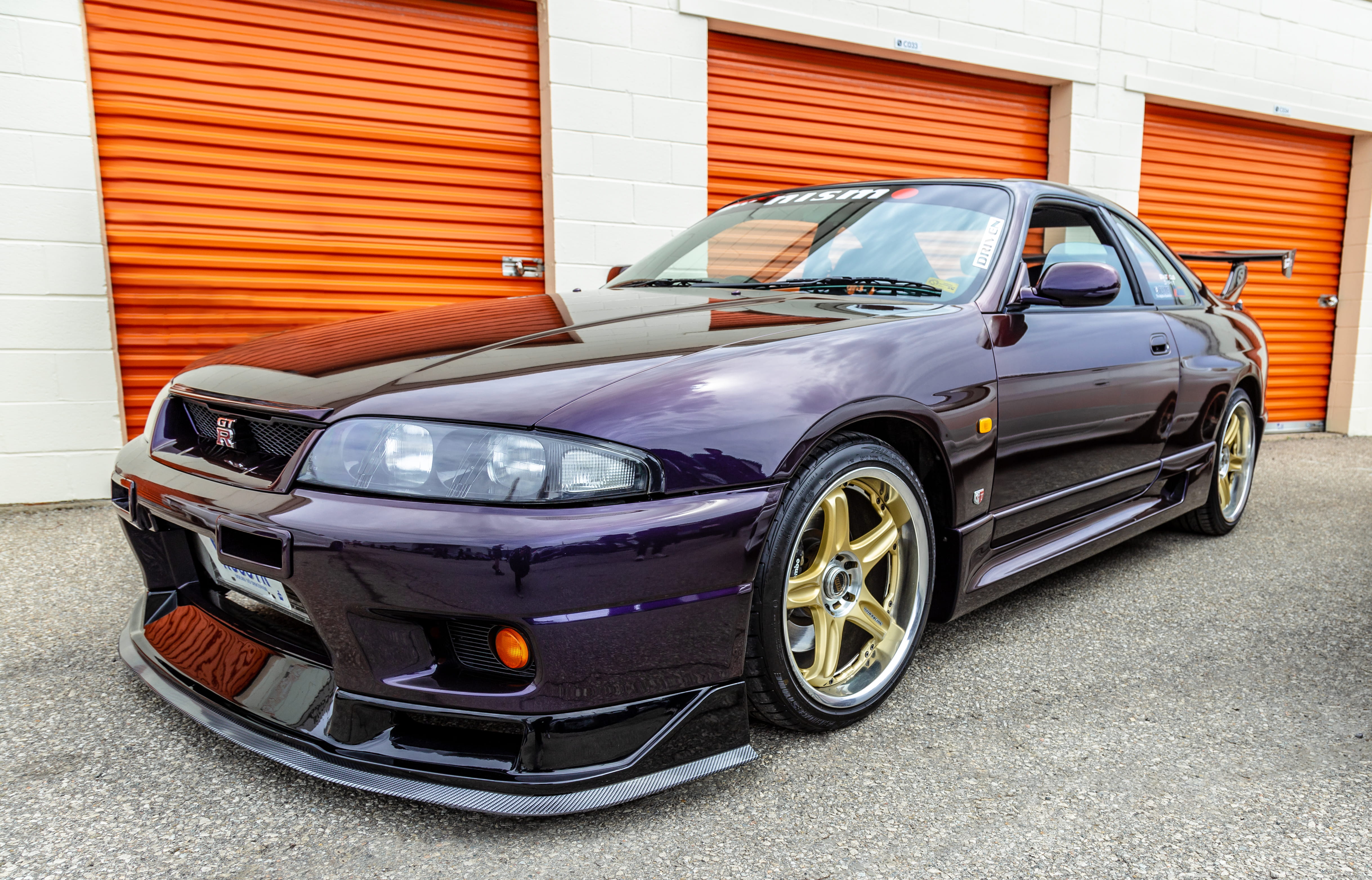 transportation, machine, parking, land vehicle, built structure, tire, wide angle, detail, city, outdoors, 4K, gtr, day, r33, automobile, coupe, automobile industry, HD Wallpaper