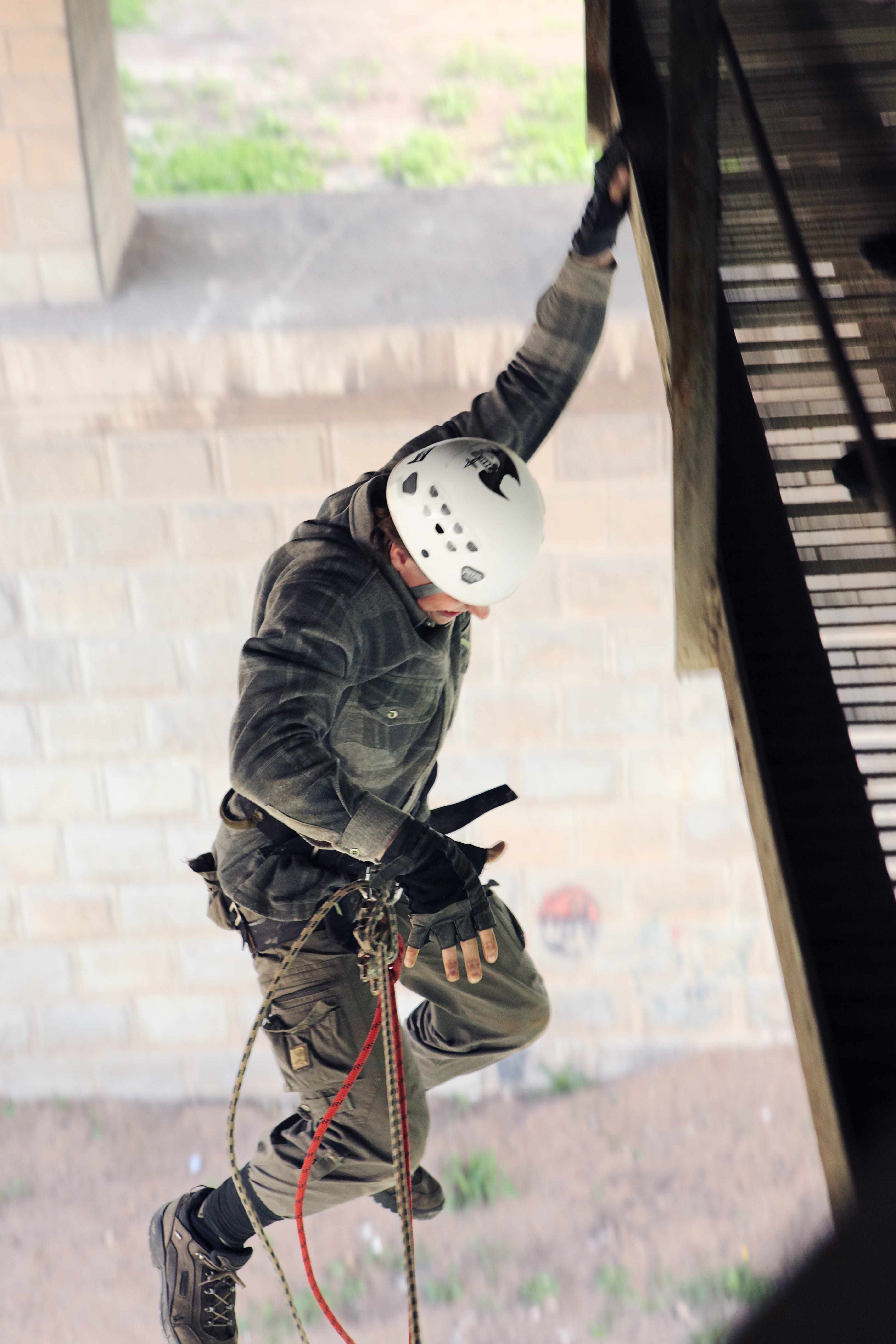 helmet, men, day, rope, uniform, holding, headwear, leisure, focus on foreground, adrenaline, bridge, sport, exercise, architecture, sports equipment, clothing, Phone HD Wallpaper