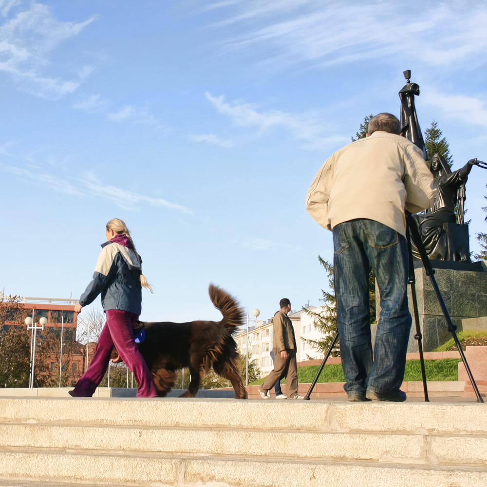 walk, mammal, monument, vertebrate, group of people, 2011, friendship, women, pet owner, recreation, adult, dog, canine, rear view, photo, walkin, people, Phone HD Wallpaper