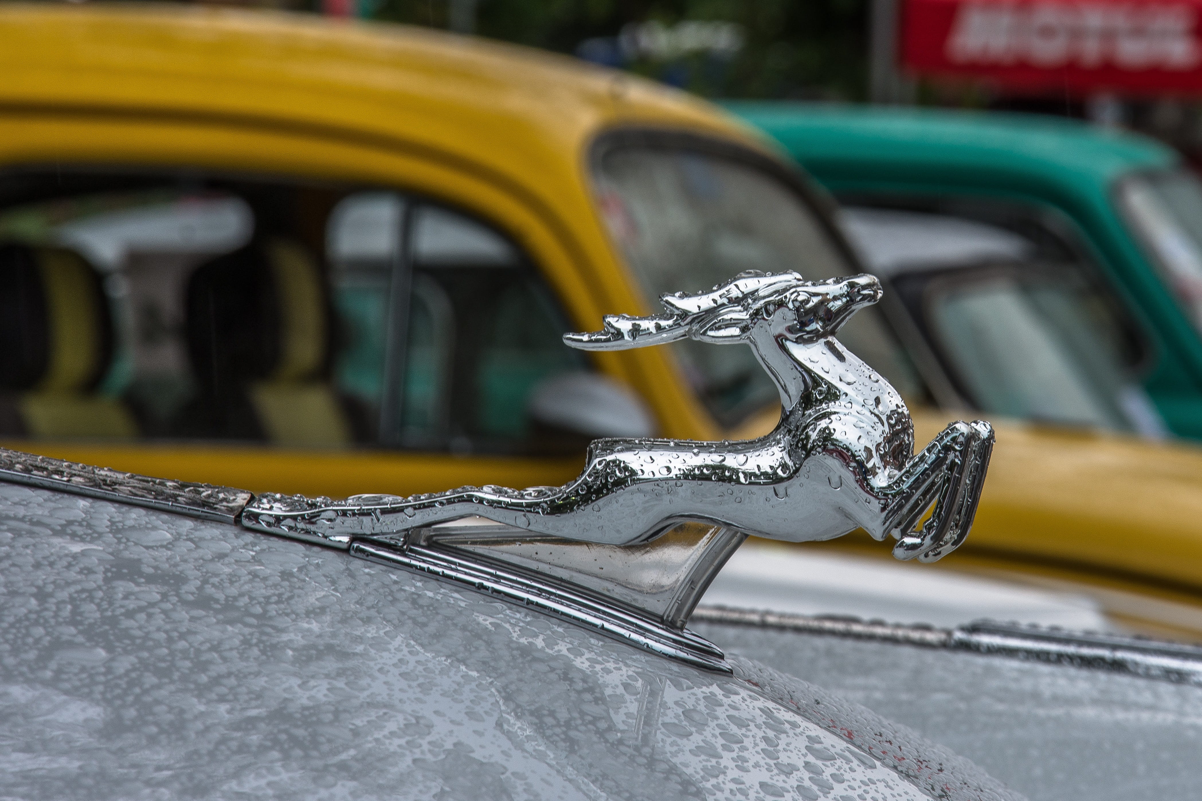 stationary, retro styled, side view, antique, motor vehicle, mode of Transport, street, transport, 4K, urban, traffic, metal, Car, close-up, travel, sign, HD Wallpaper