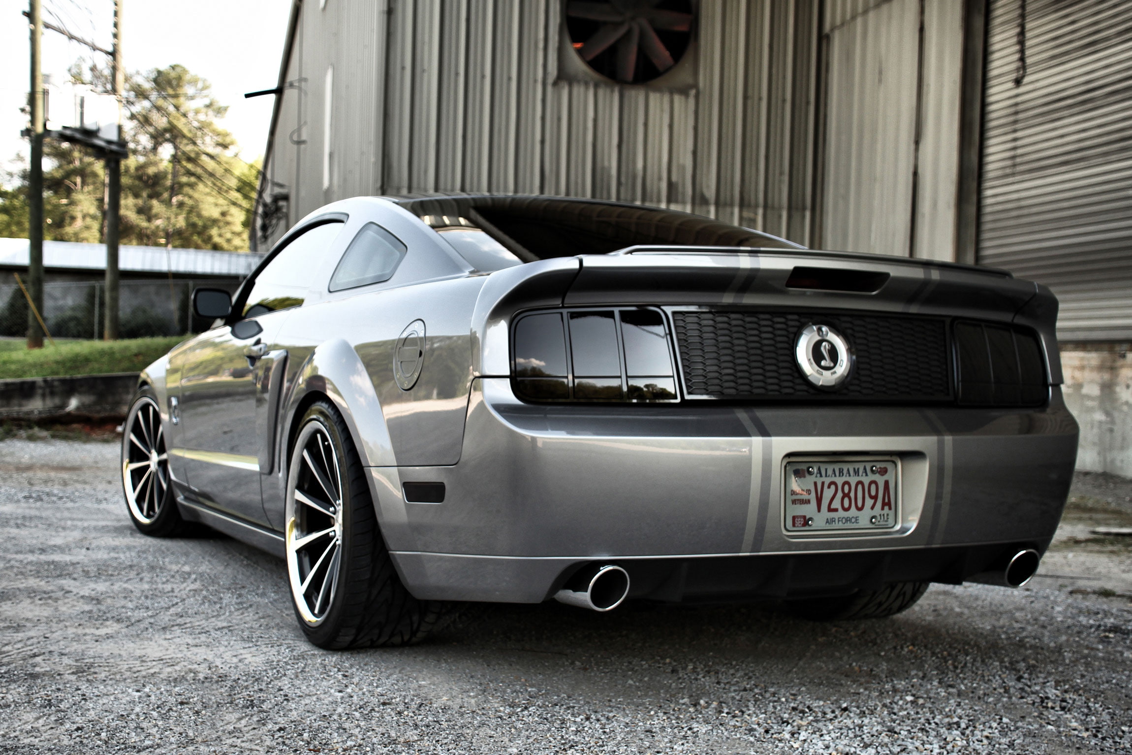 silver colored, mode of transportation, outdoors, day, built structure, building exterior, Mustang, rechange, transportation, no people, retro styled, old, HD Wallpaper