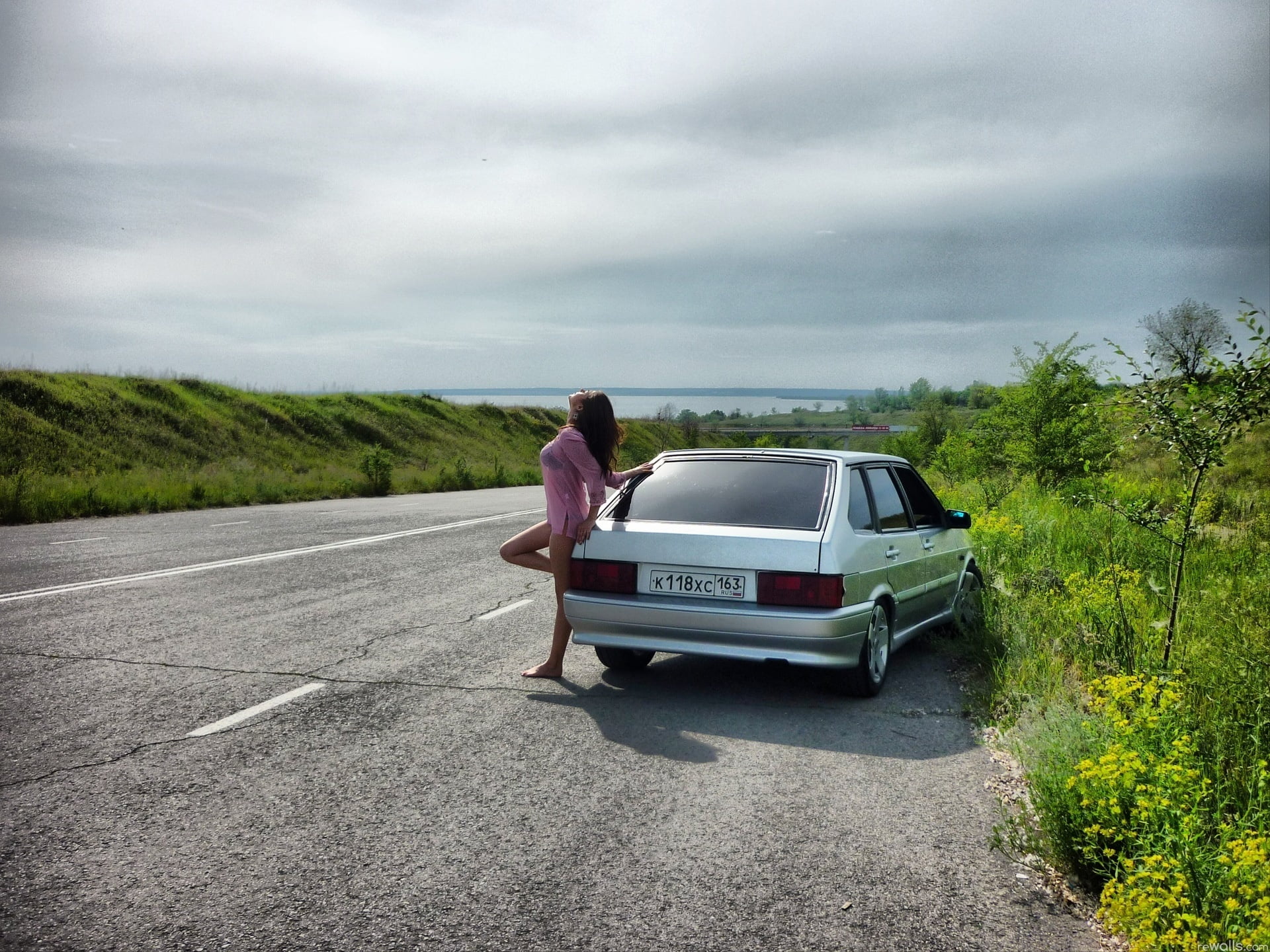 driving, outdoors, country Road, cloud - sky, summer, standing, females, males, traffic, people Traveling, adult, overcast, men, auto, day, travel, two People, HD Wallpaper