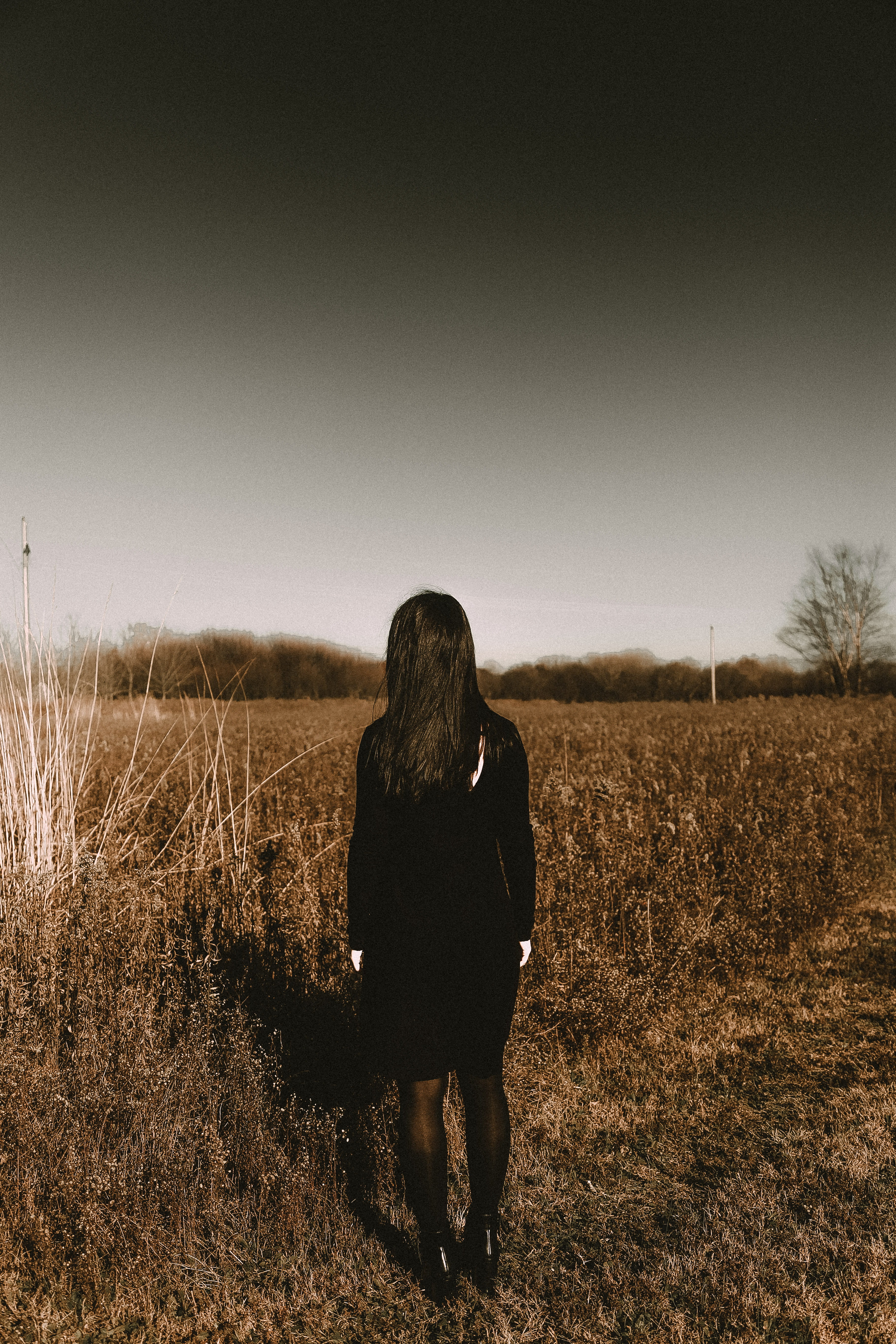portrait, full length, 5K, girl, goldenrod, clear sky, nature, november, landscape, day, environment, fall, standing, autumn, lifestyles, tranquil scene, Phone HD Wallpaper