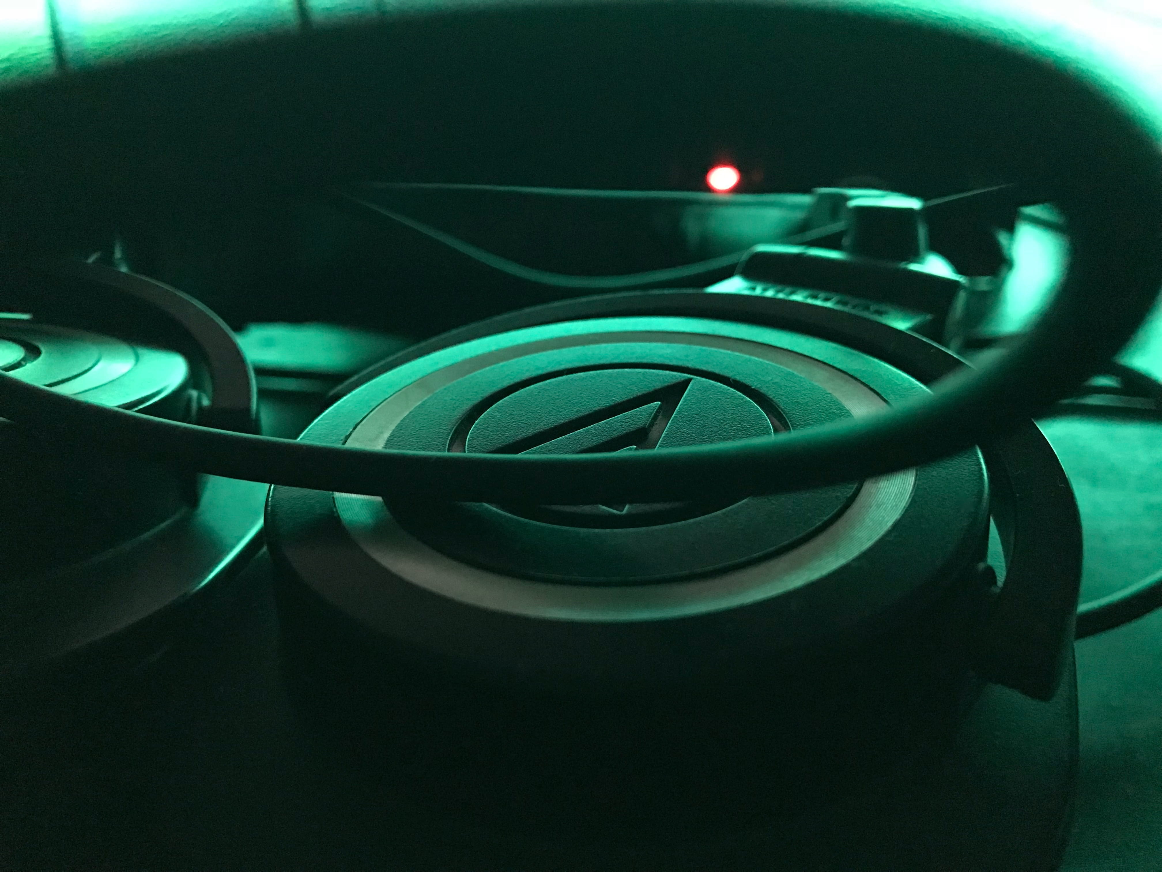 audiotechnica, technology, ath-m50, connection, circle, table, technica, sound, large group of objects, still life, audio technica, recording, high angle view, HD Wallpaper
