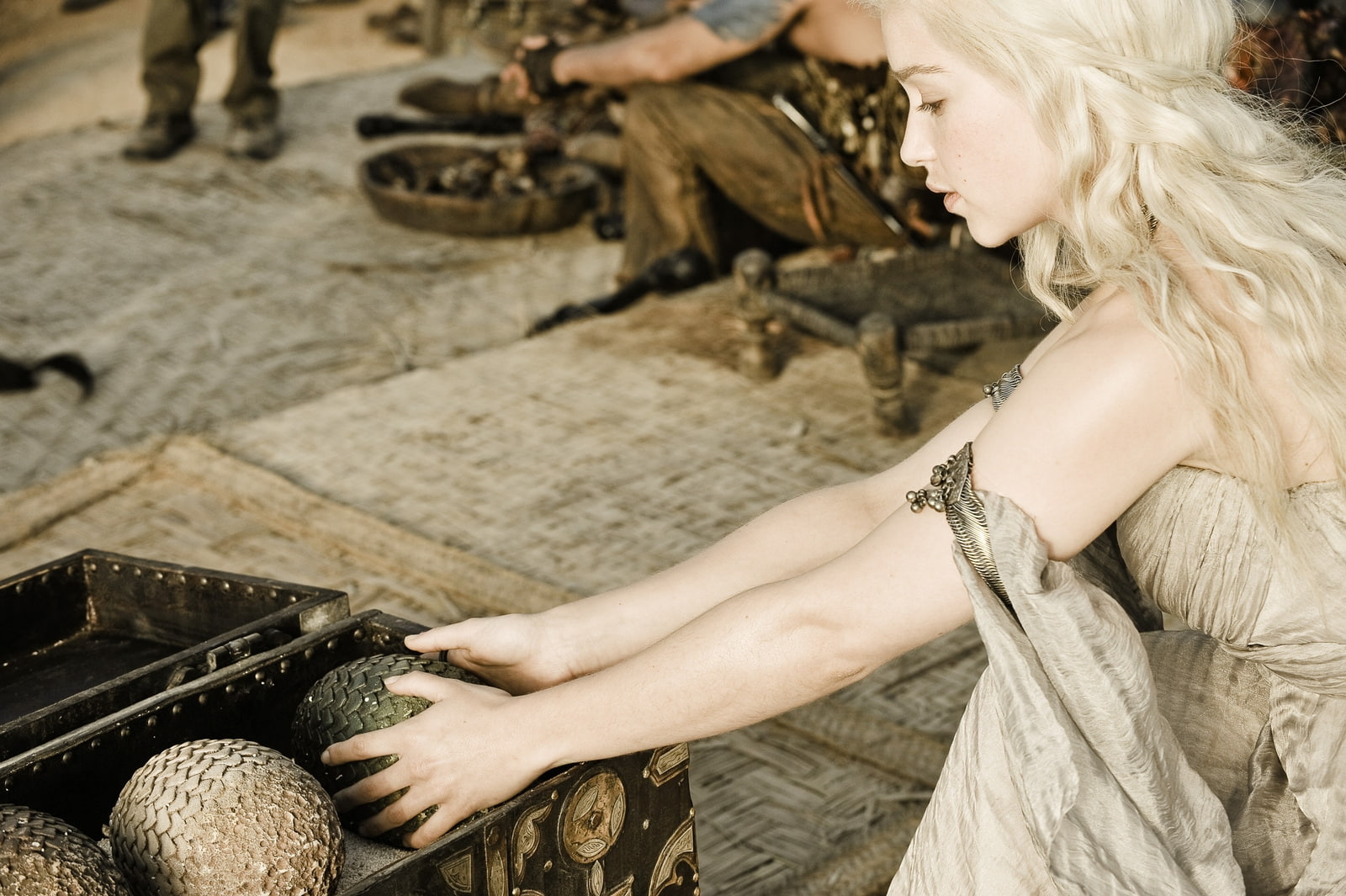tv, art, emilia, game, thrones, eggs, 720P, dragons, clarke, house, targaryen, entertainment, x, daenerys, hd, series, HD Wallpaper