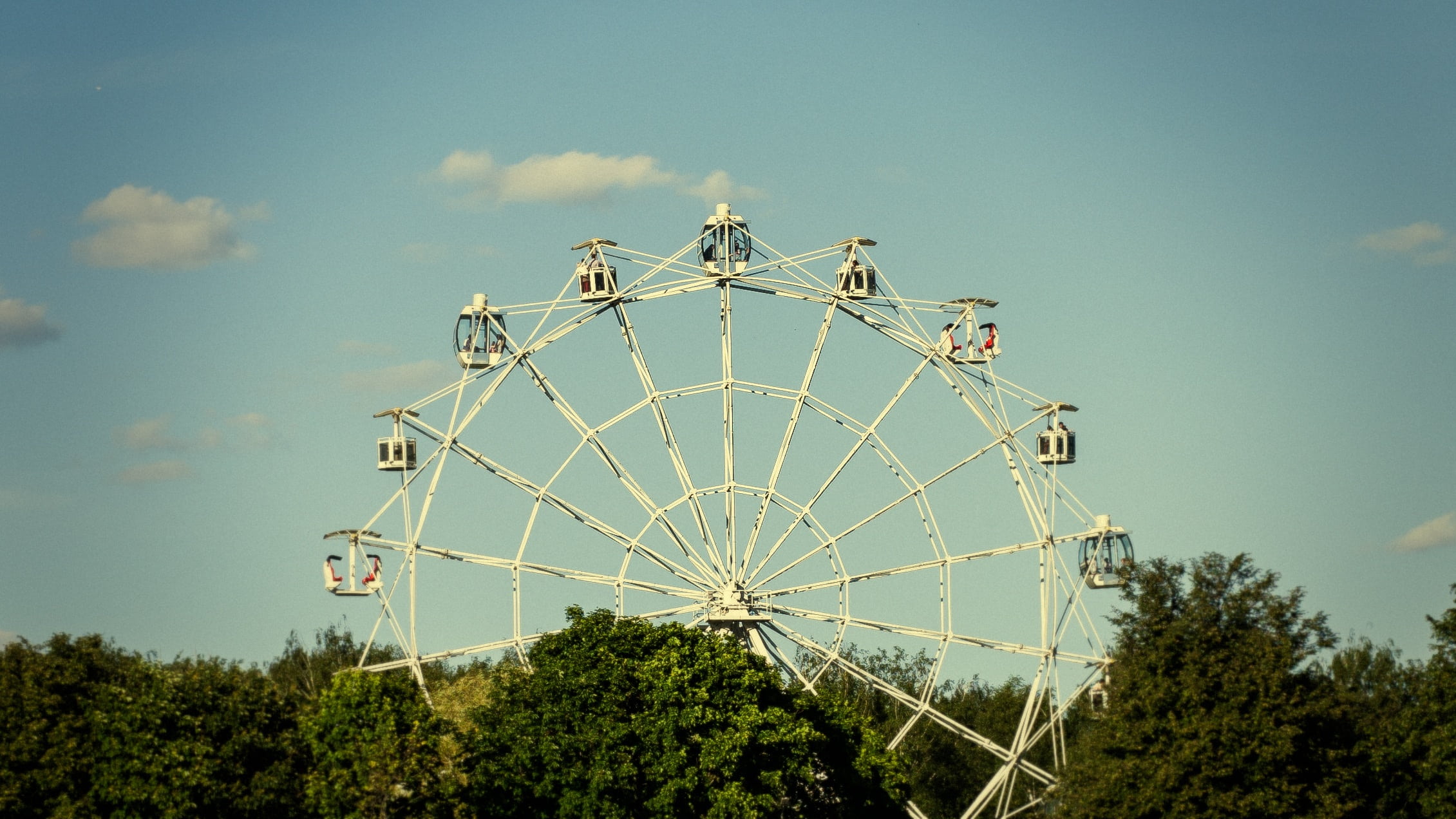 carnival, motion, round, photo, amusement, fun, holiday, no people, fairground, big, blue, amusement park, joy, architecture, high, summer, 1080P, park, HD Wallpaper