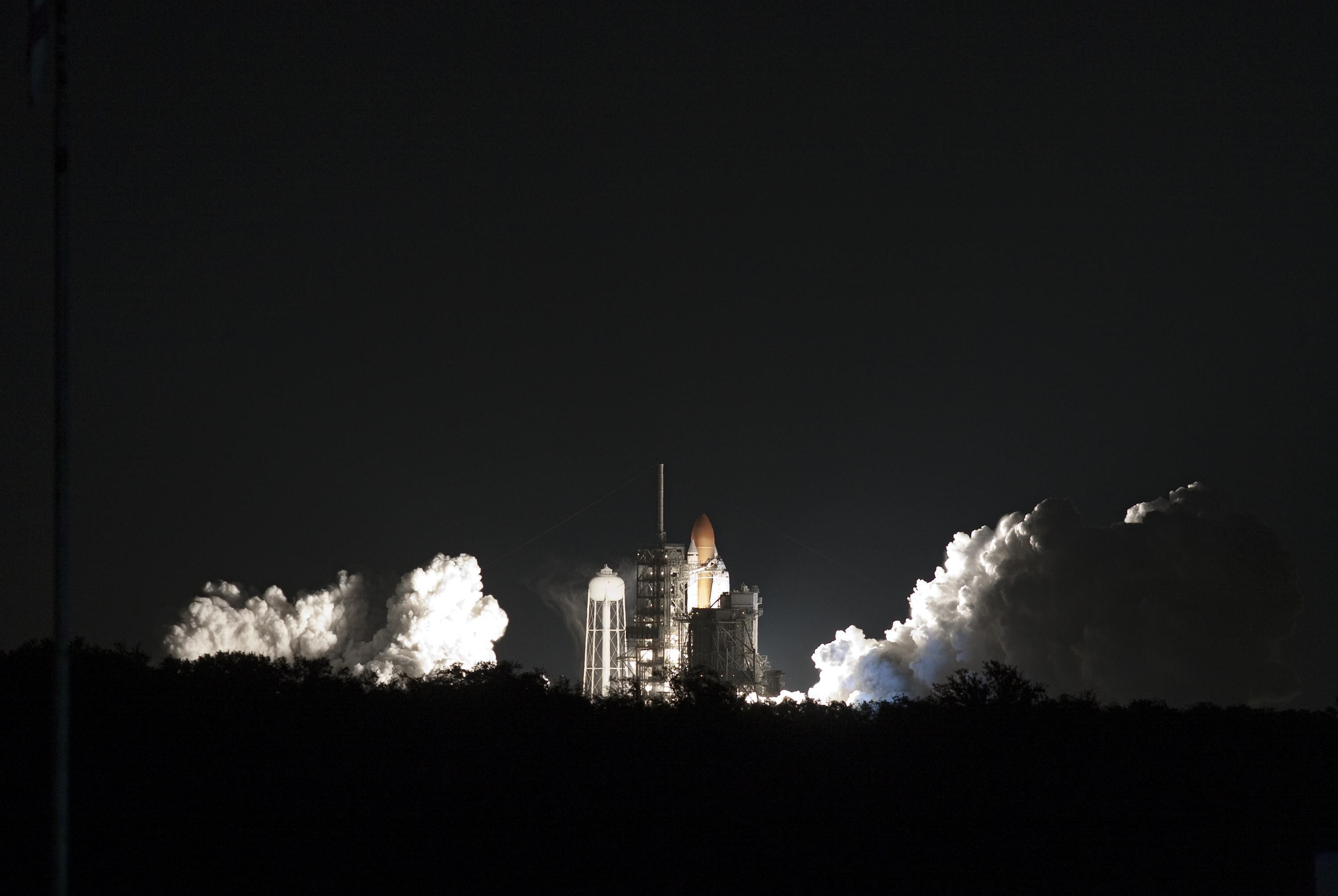 pollution, building exterior, smoke, shuttle, industry, no People, space, baikonur, built Structure, launch, white, night, copy space, cloud - sky, building, HD Wallpaper