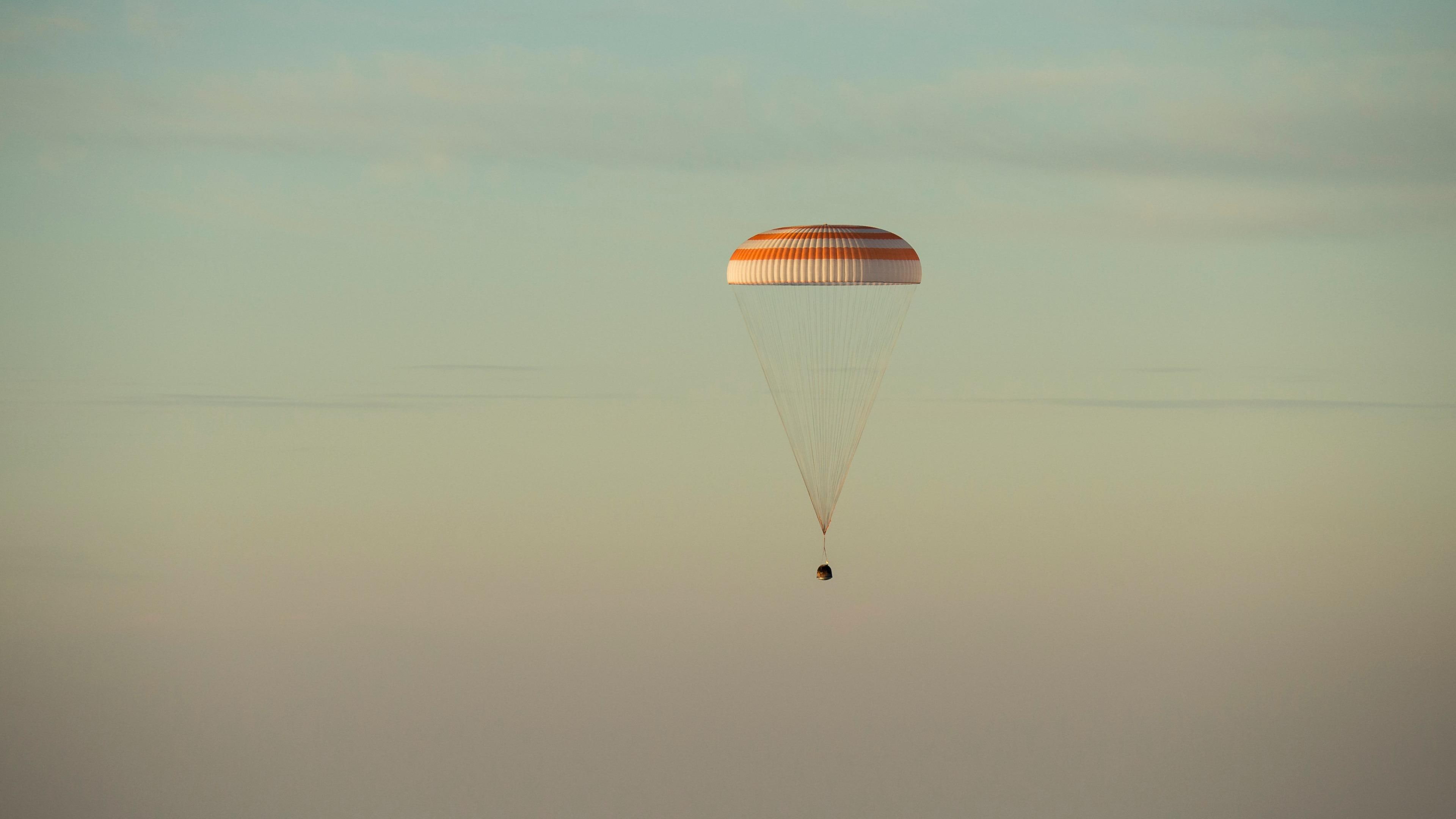 4K, roscosmos, aerial photography, capsule, parachuting, kazakhstan, birds eye view, soyuz, nasa, expedition 48, parachute, landing, expedition 47, HD Wallpaper